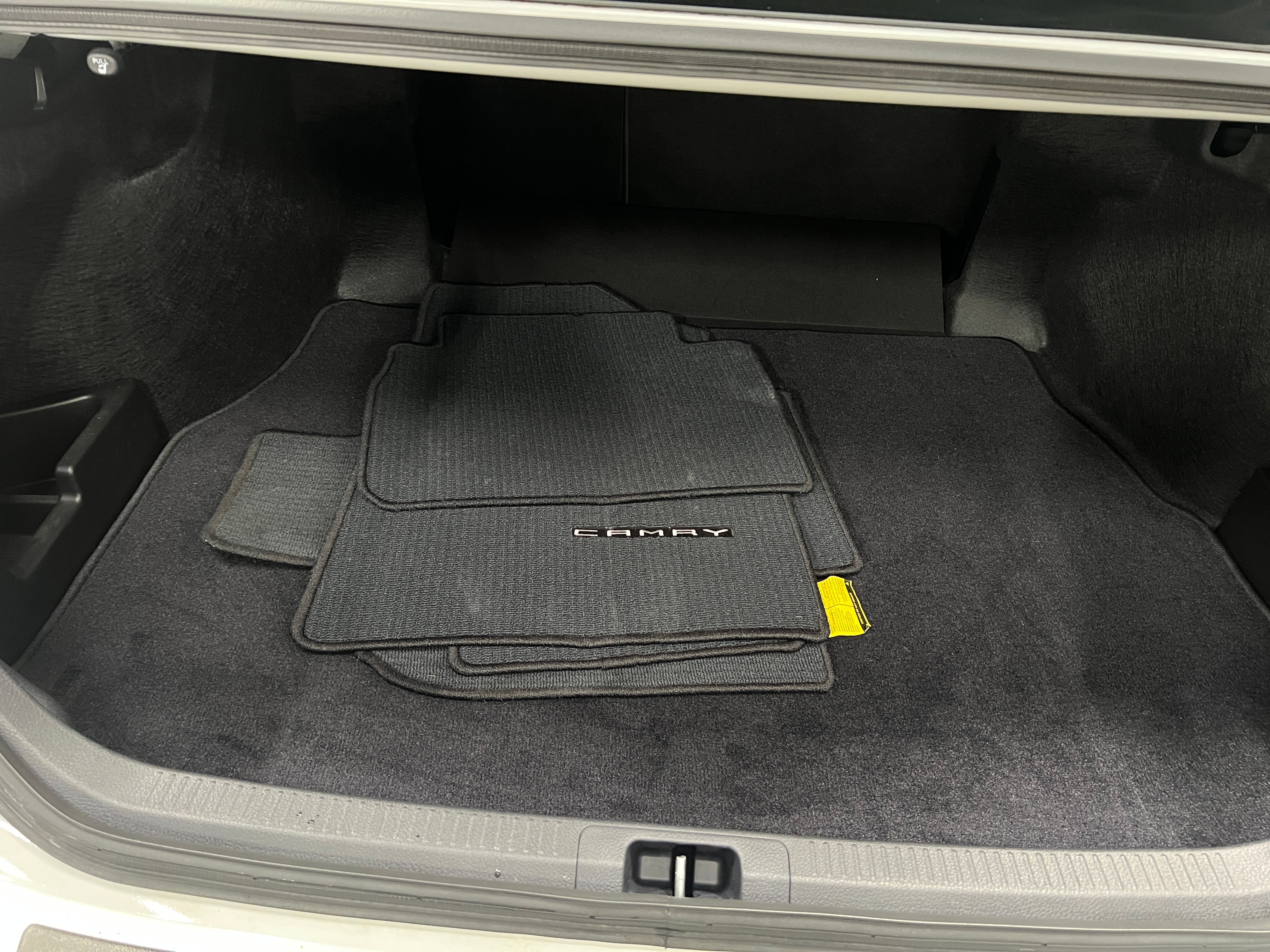 2024 Toyota Camry SE 6