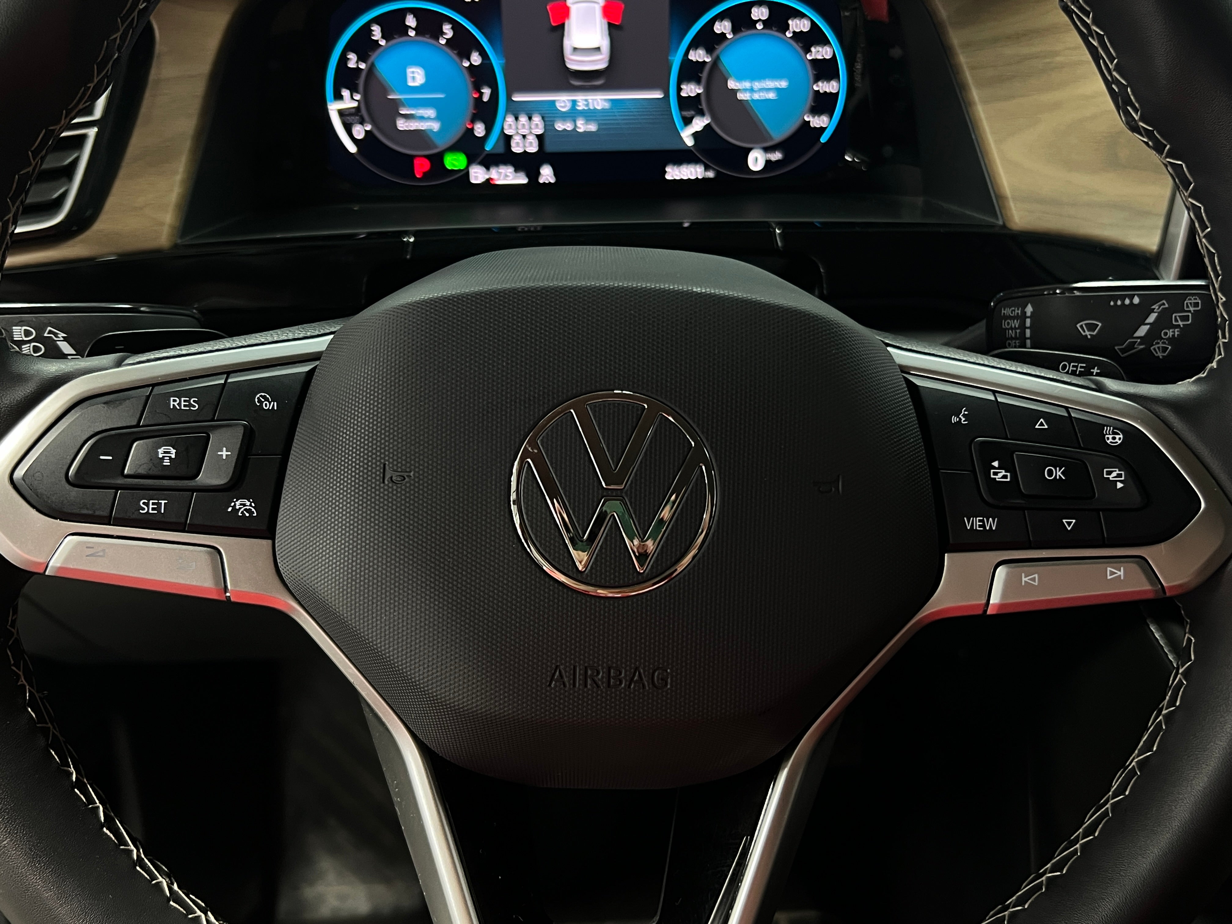 2024 Volkswagen Atlas SE 4