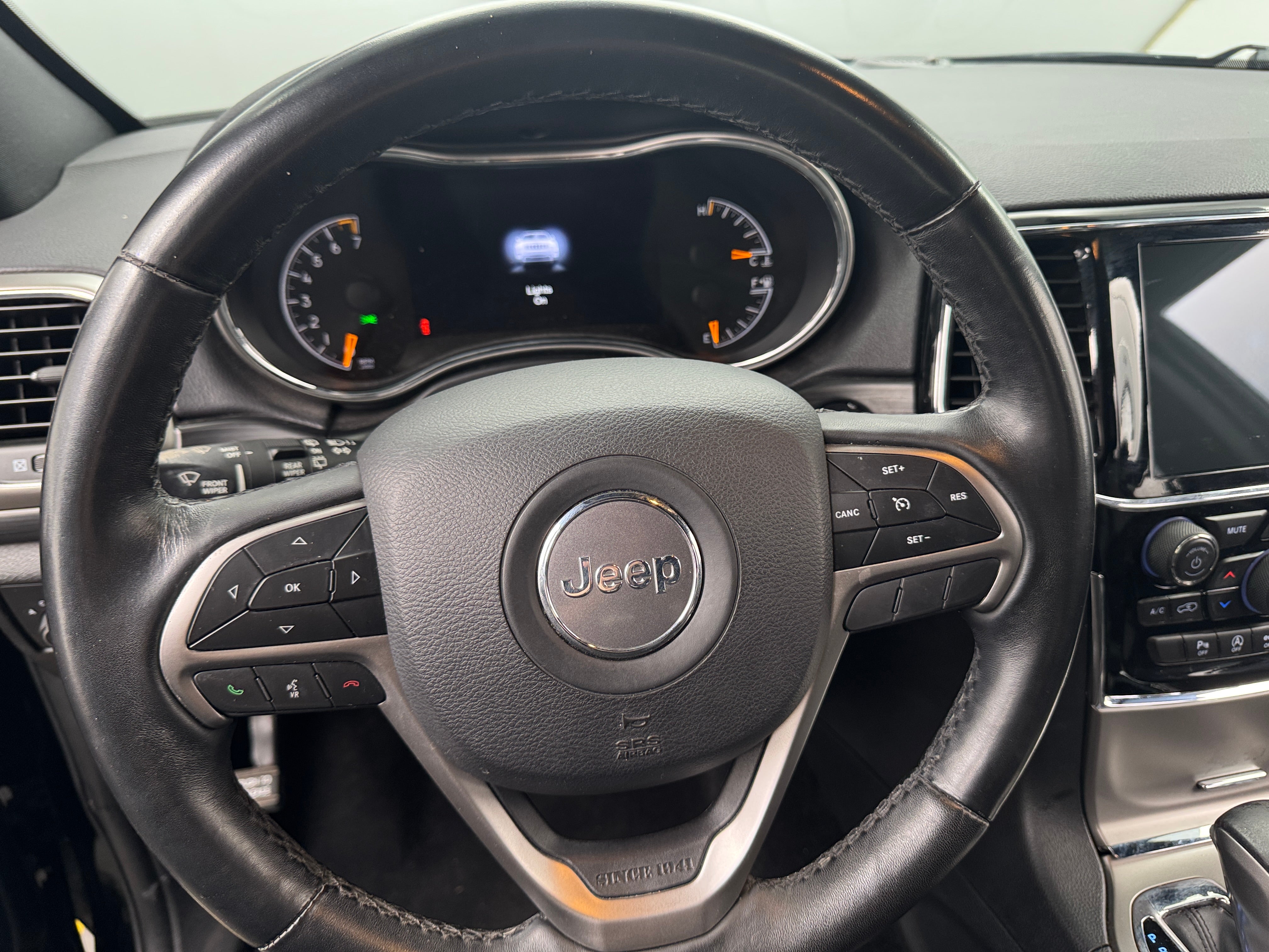 2019 Jeep Grand Cherokee Altitude 4