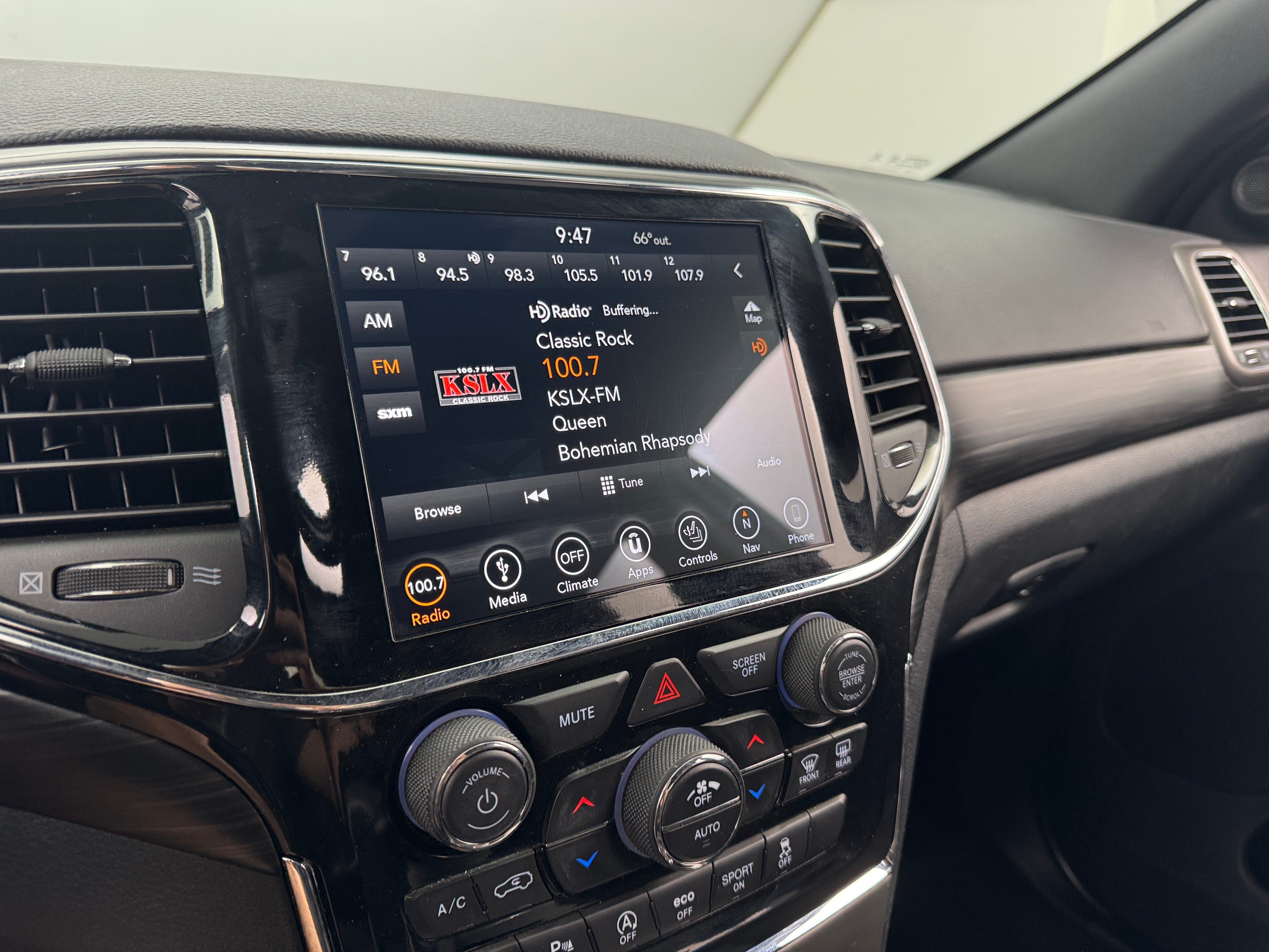 2019 Jeep Grand Cherokee Altitude 3