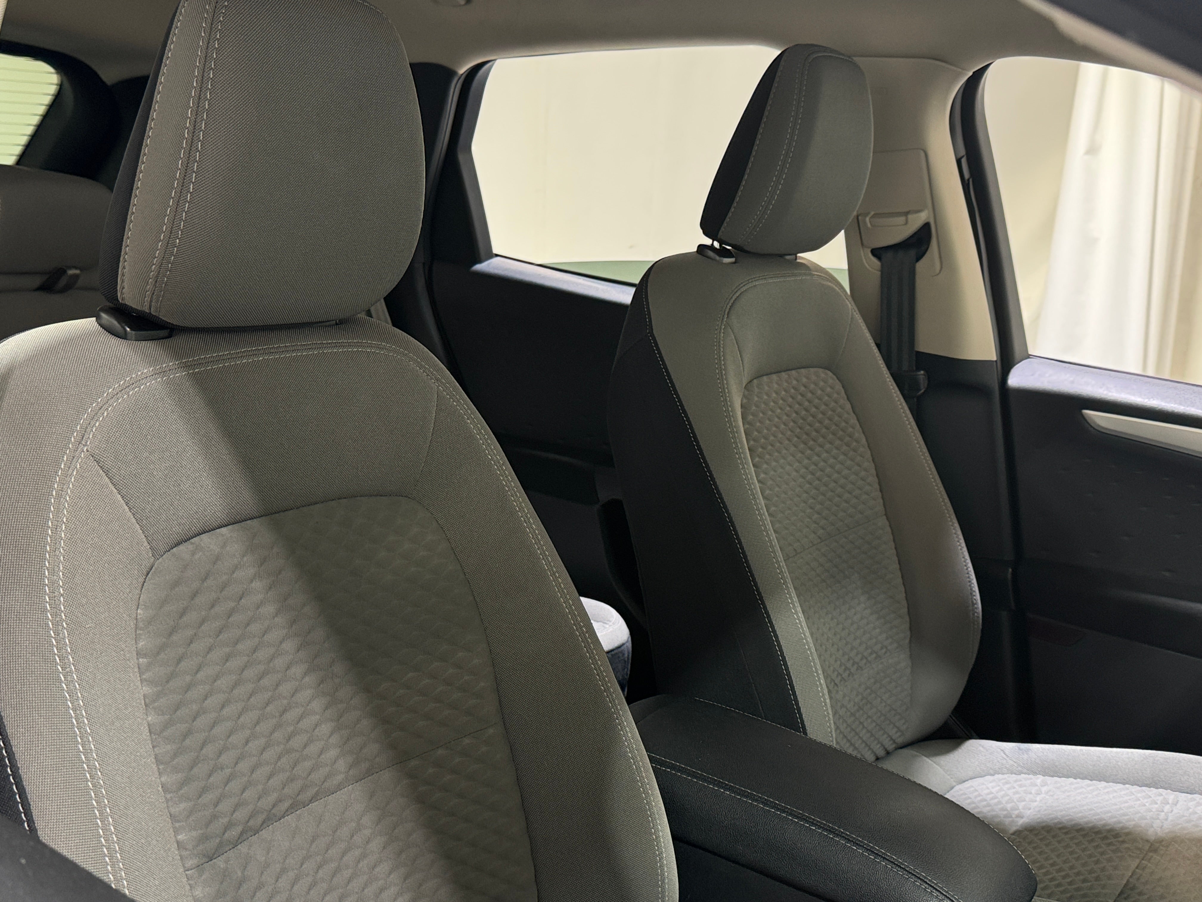 2020 Ford Escape SE 2