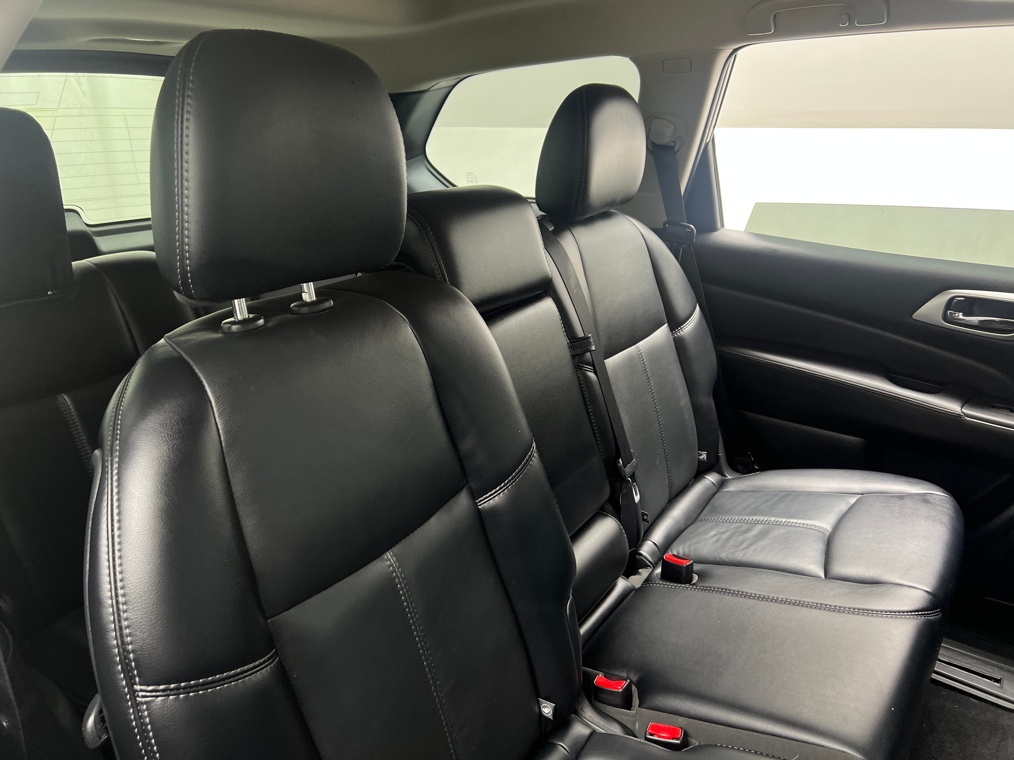 2017 Nissan Pathfinder SL 5