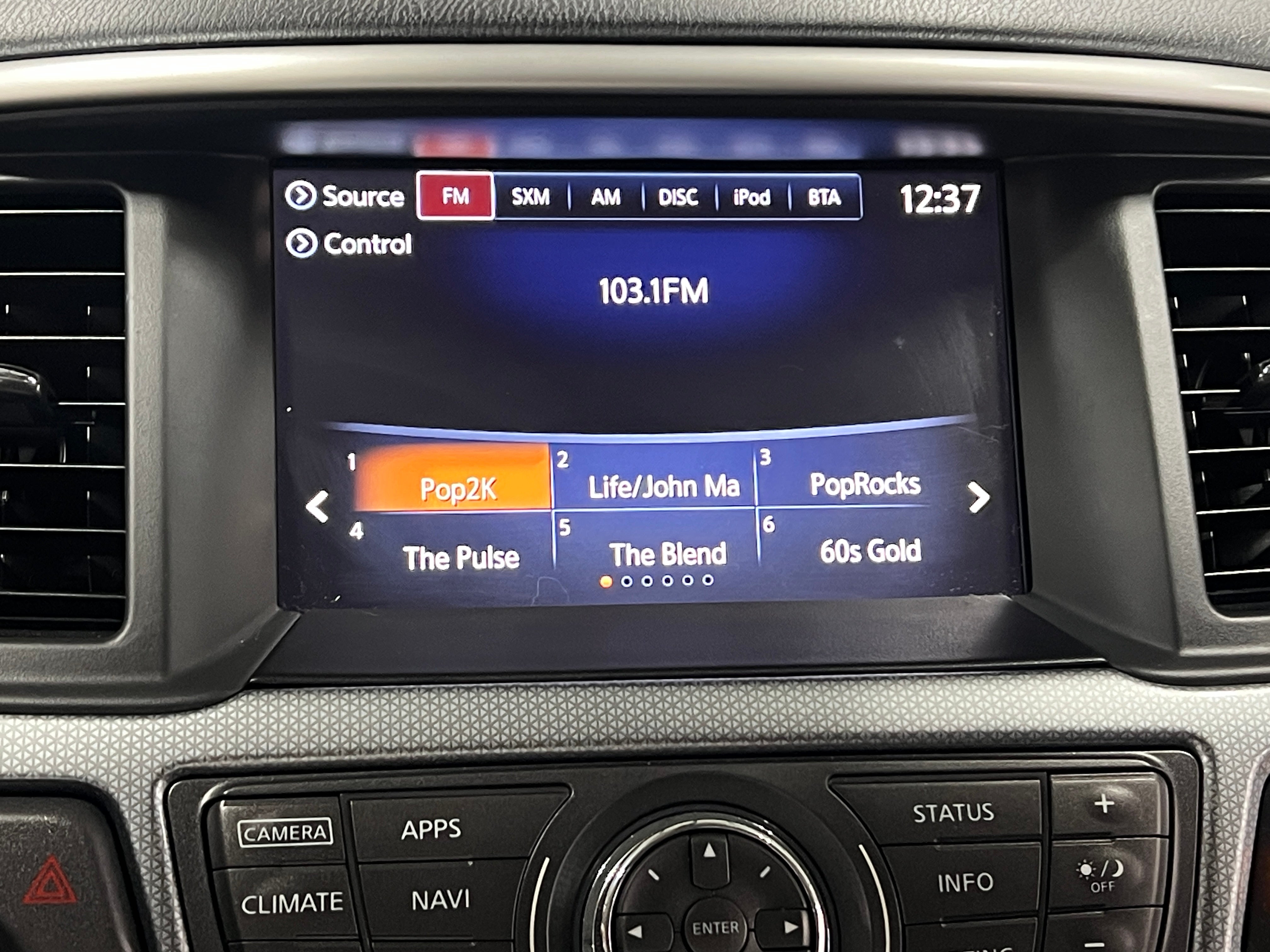 2017 Nissan Pathfinder SL 3