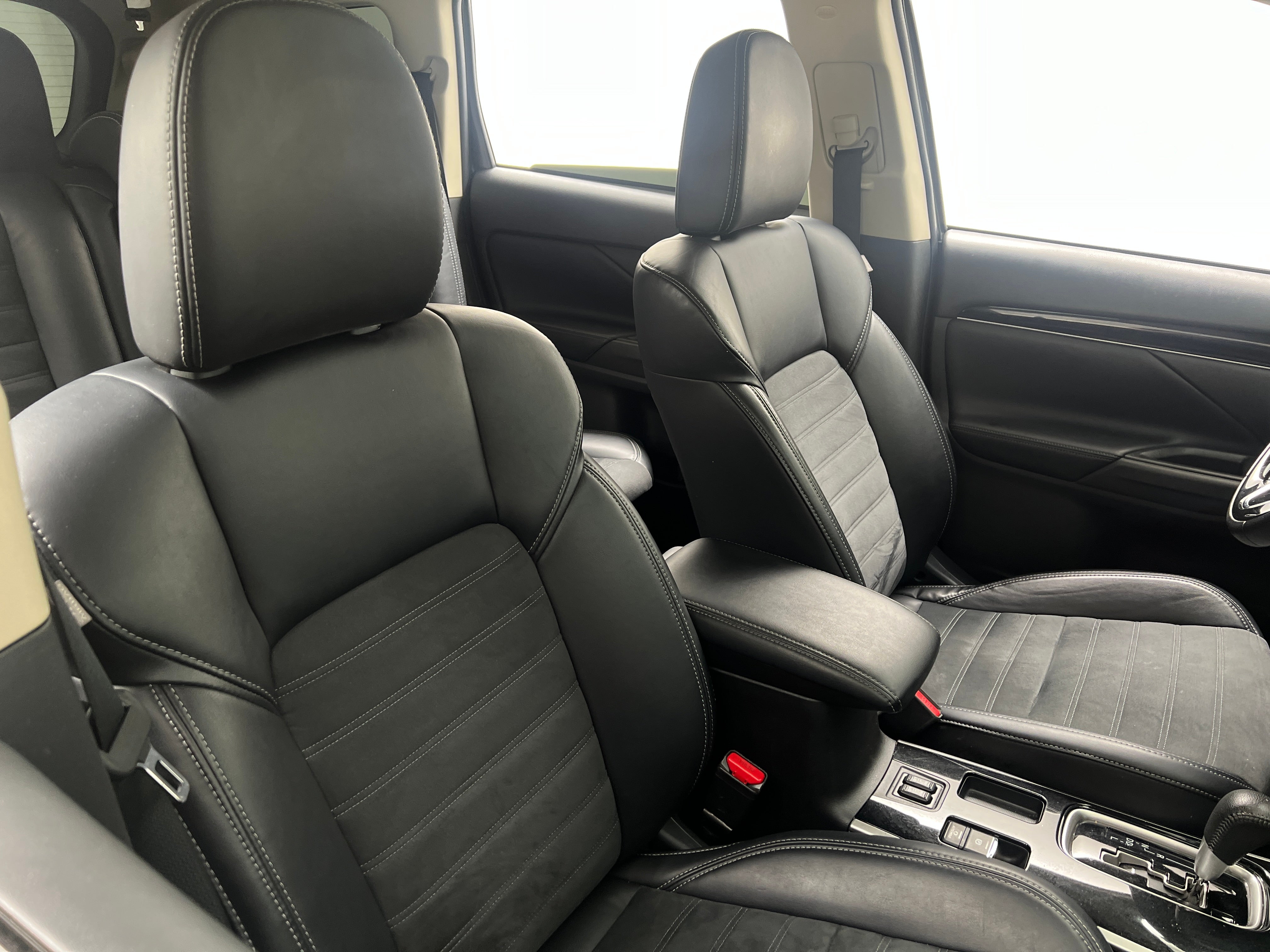 2019 Mitsubishi Outlander SE 2