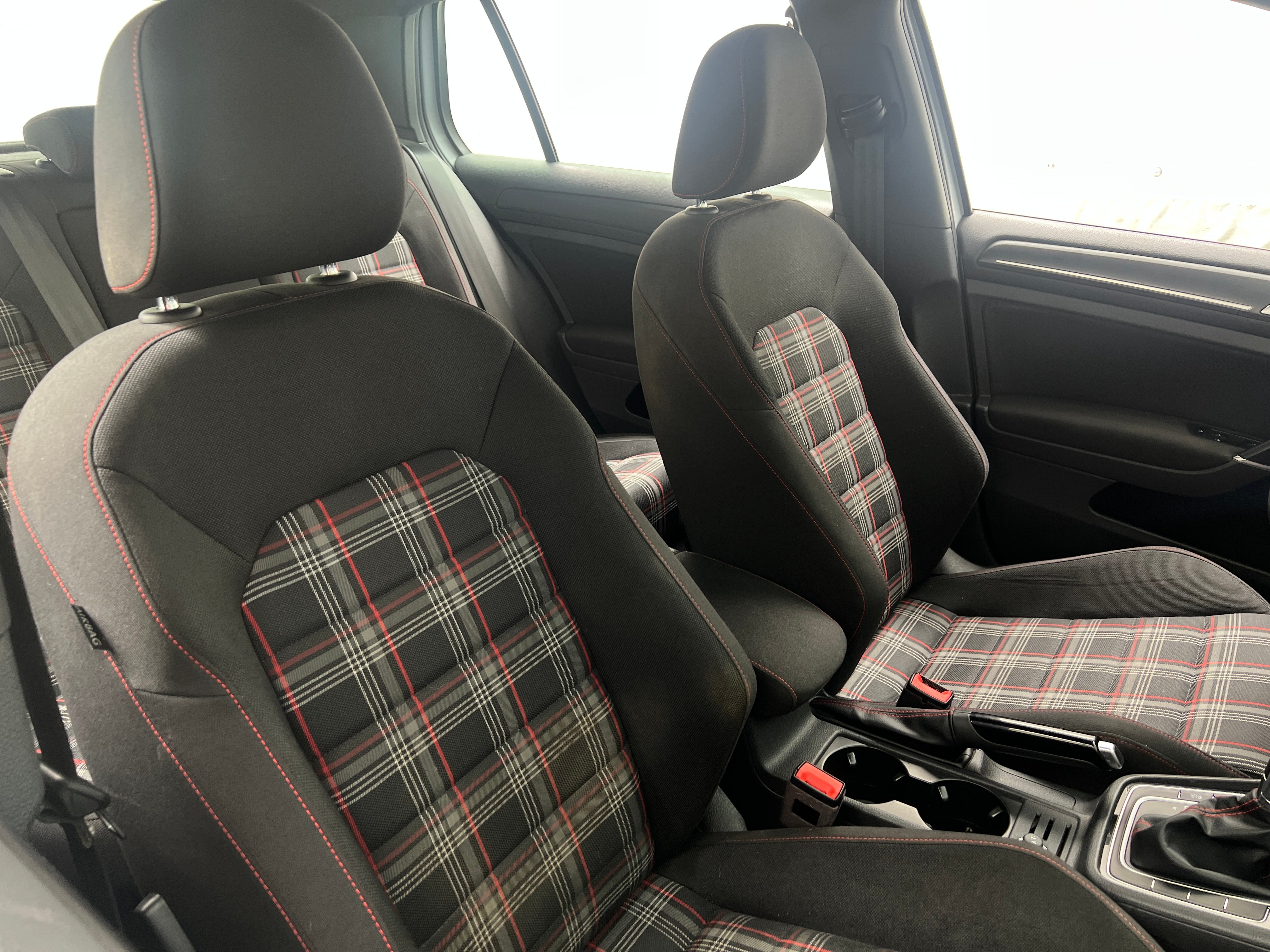 2018 Volkswagen Golf GTI S 2