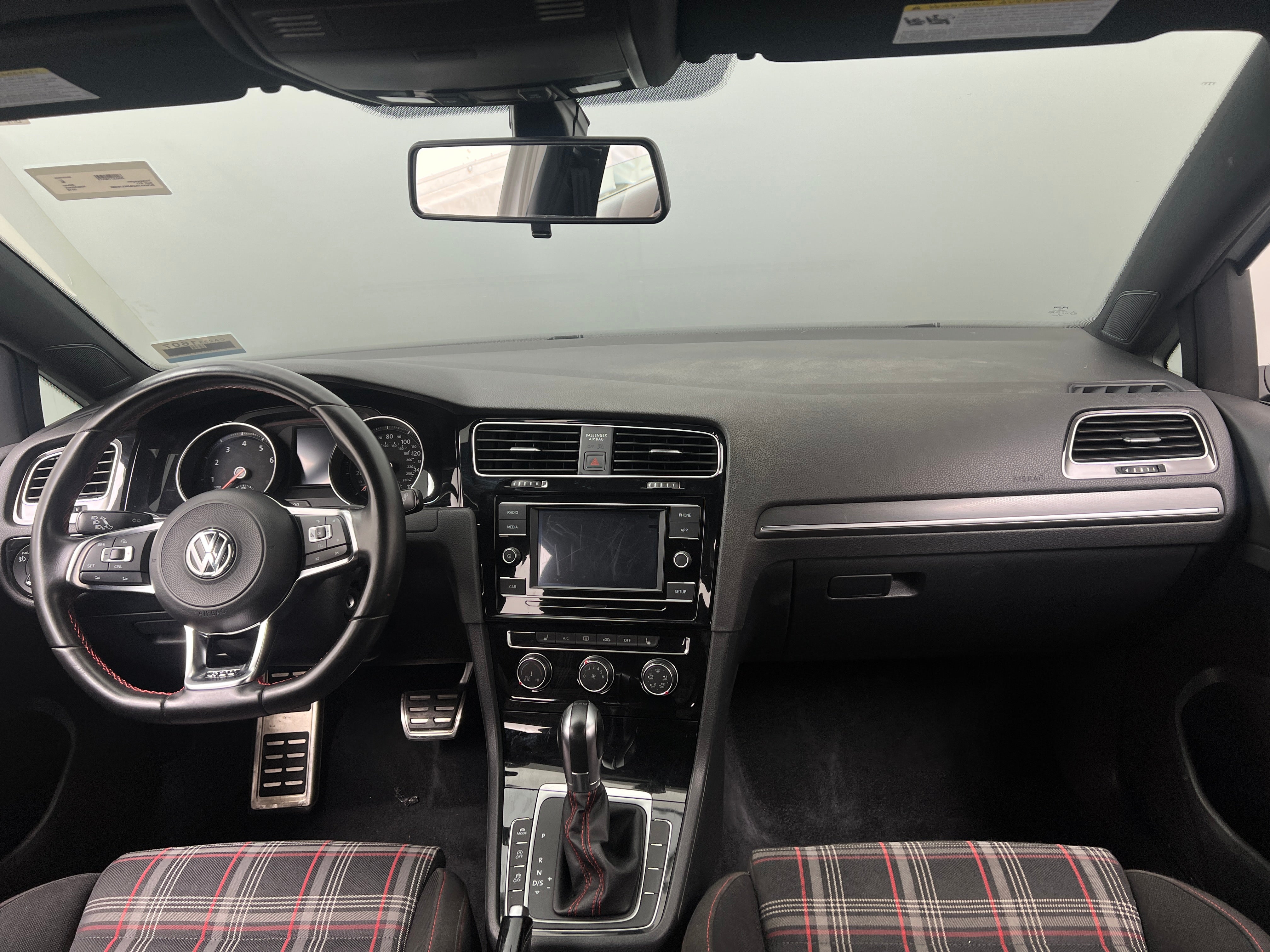 2018 Volkswagen Golf GTI S 3