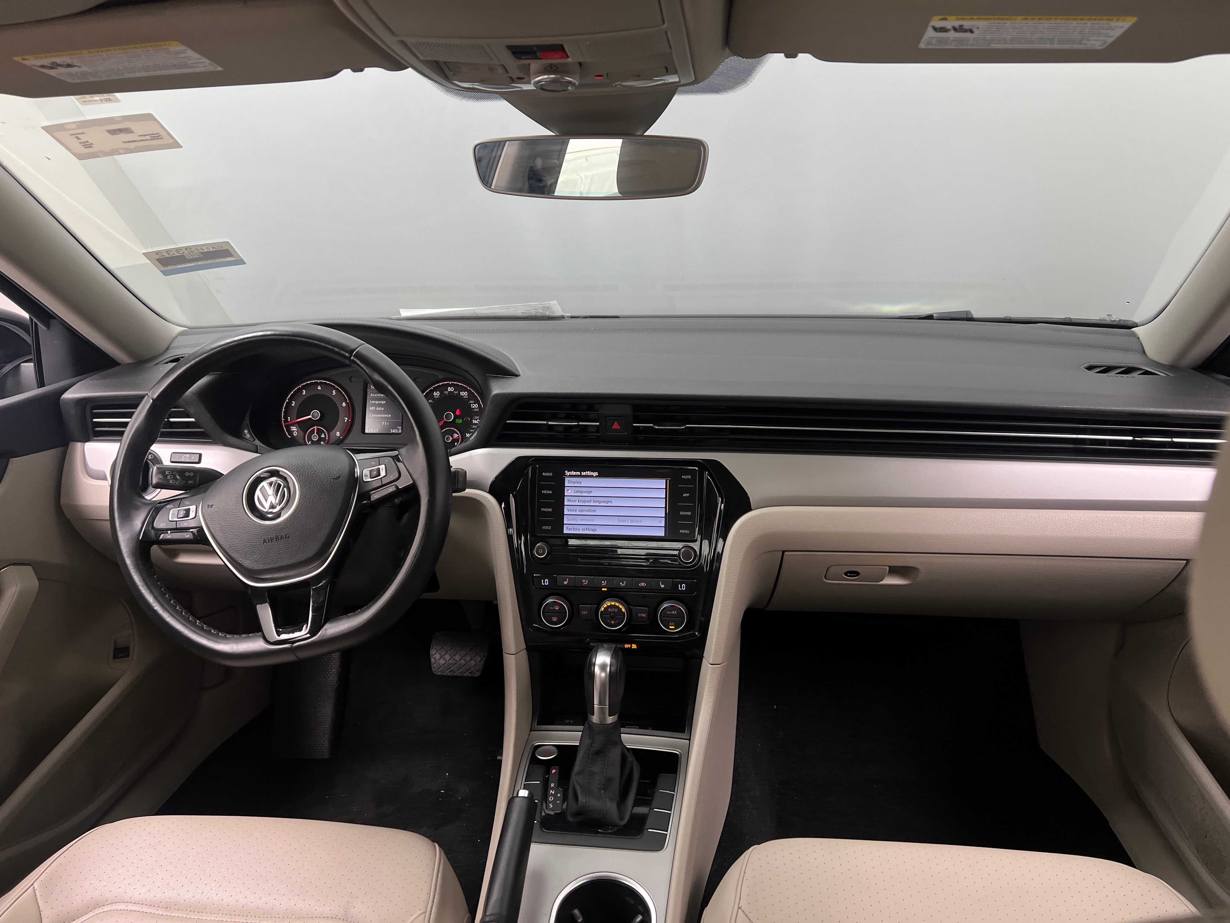 2020 Volkswagen Passat SE 2