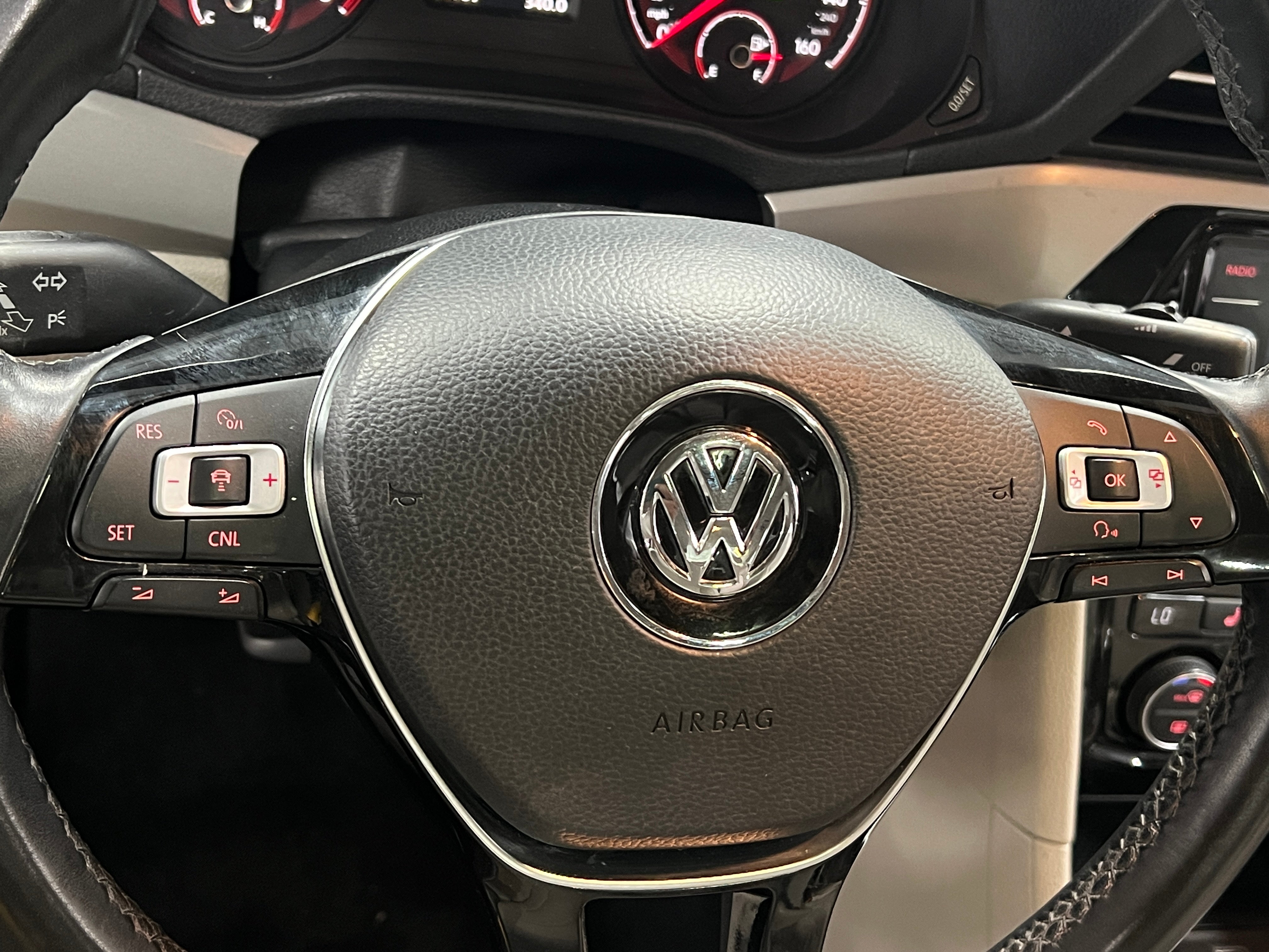 2020 Volkswagen Passat SE 4