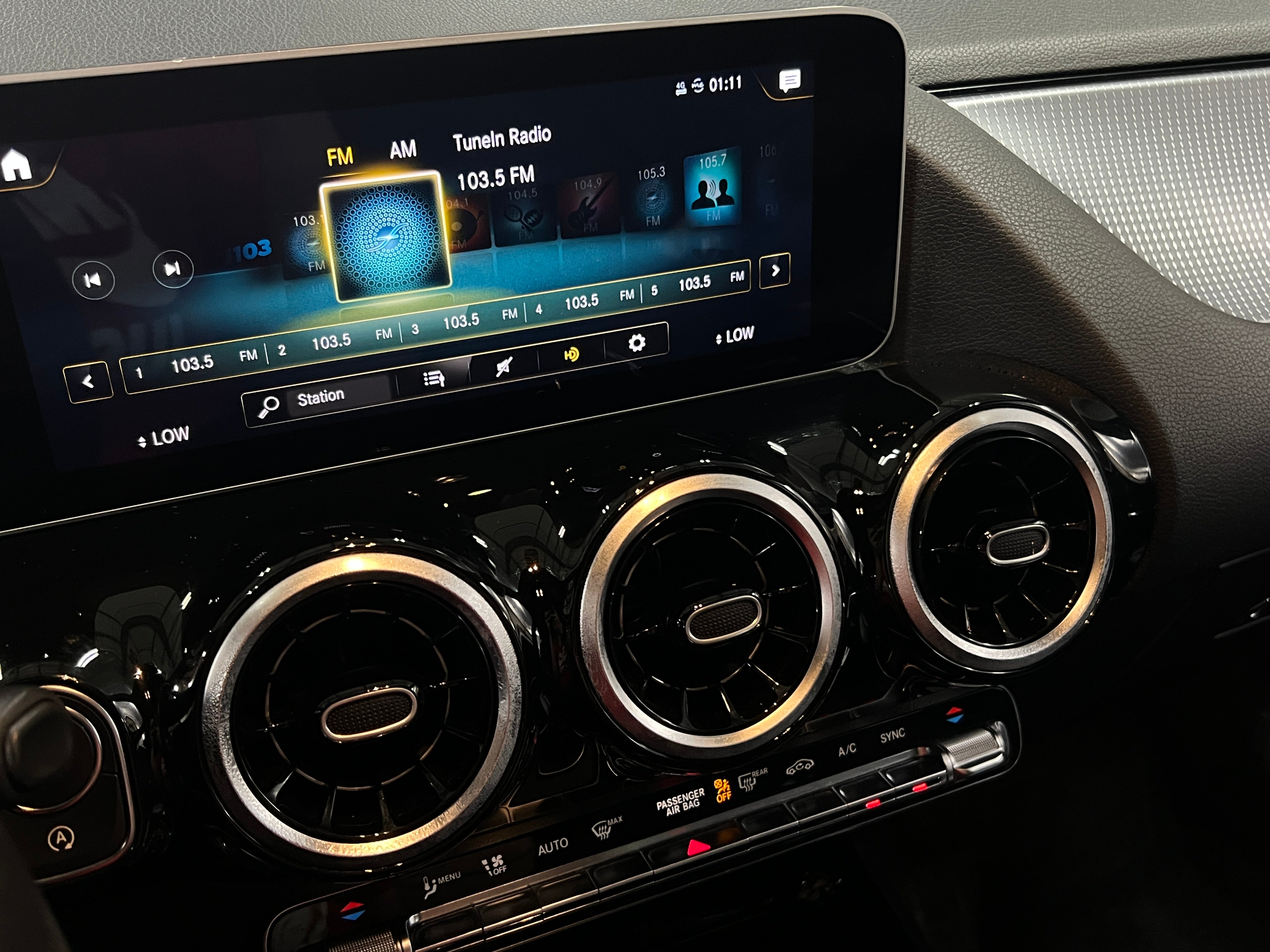 2021 Mercedes-Benz GLA 250 4MATIC 3