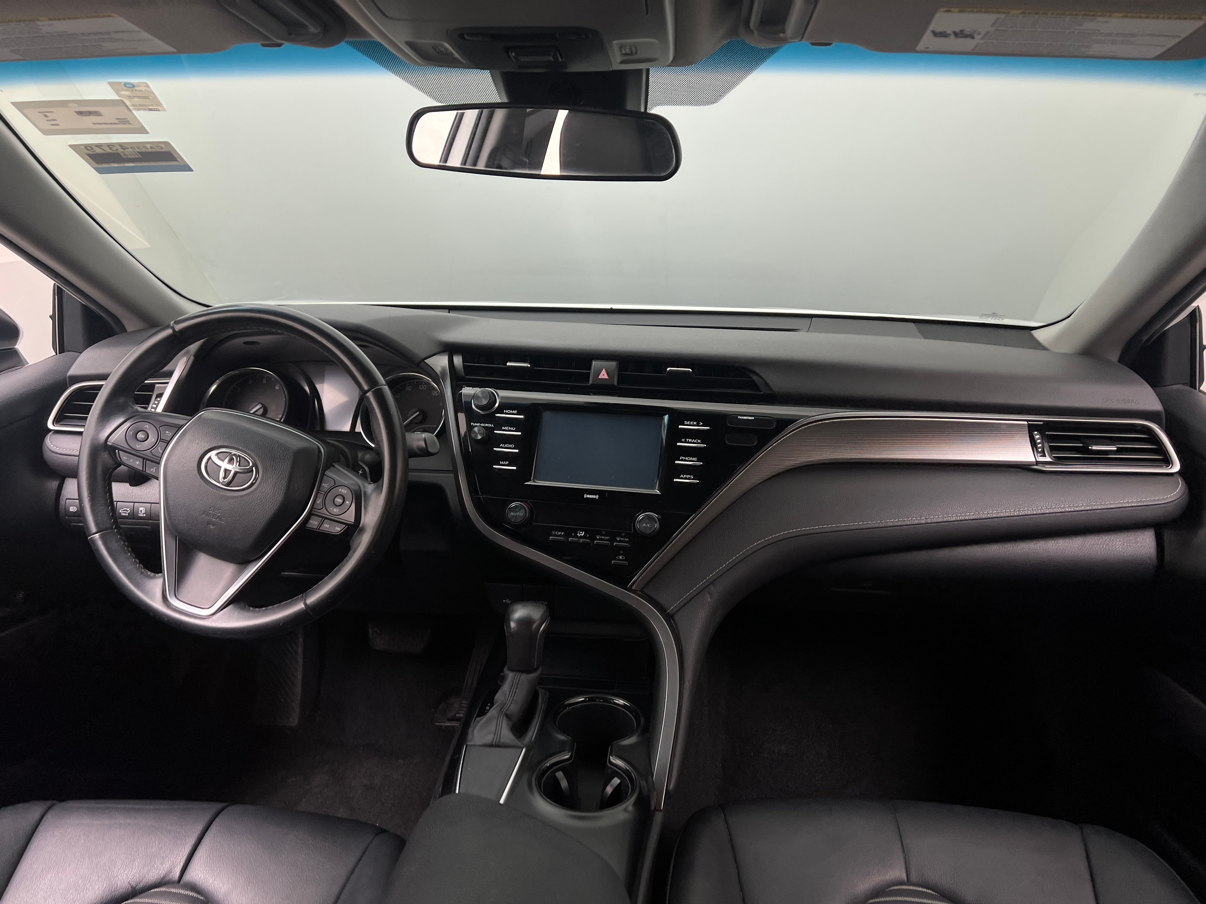 2020 Toyota Camry SE 2