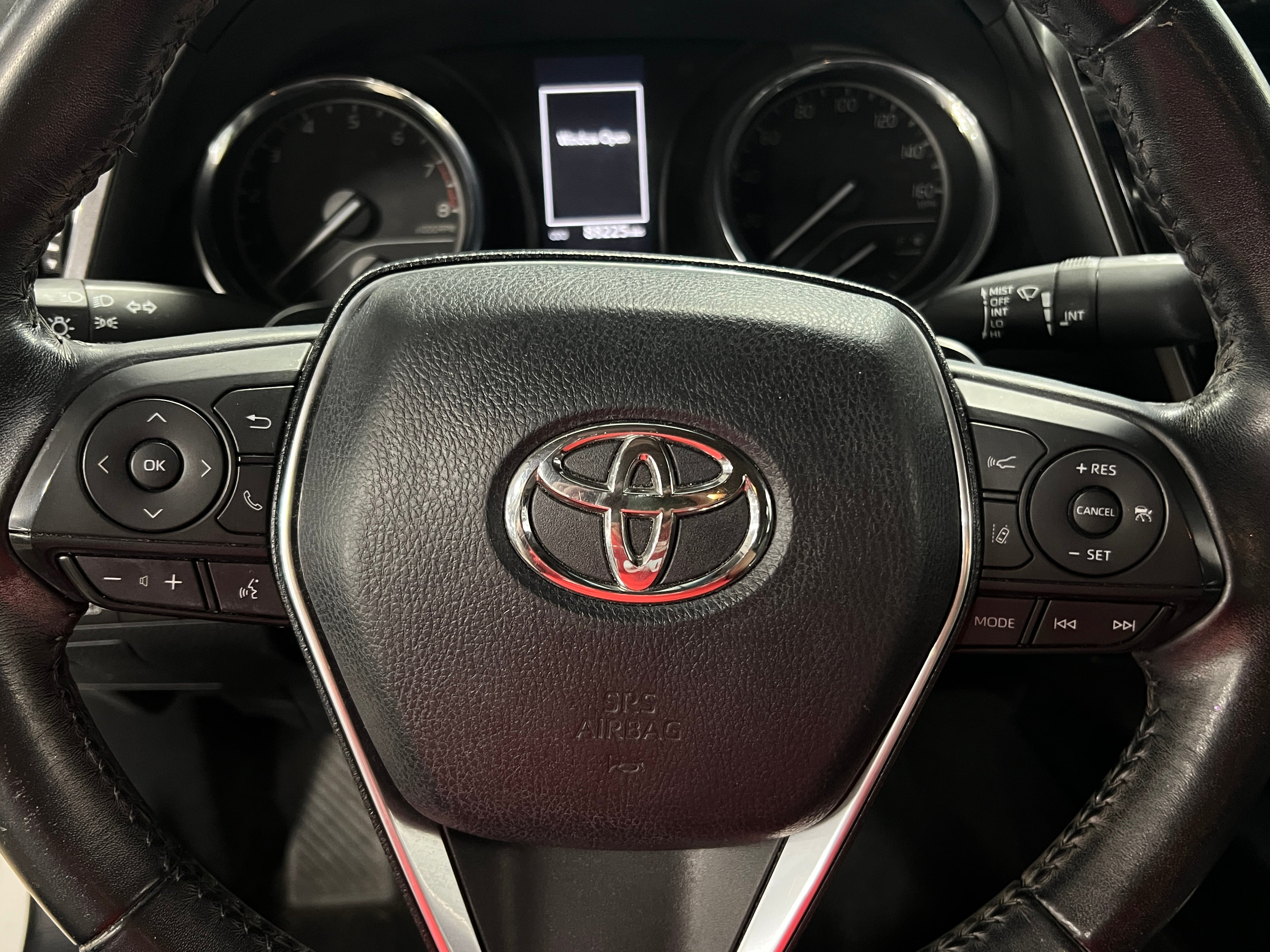2020 Toyota Camry SE 4