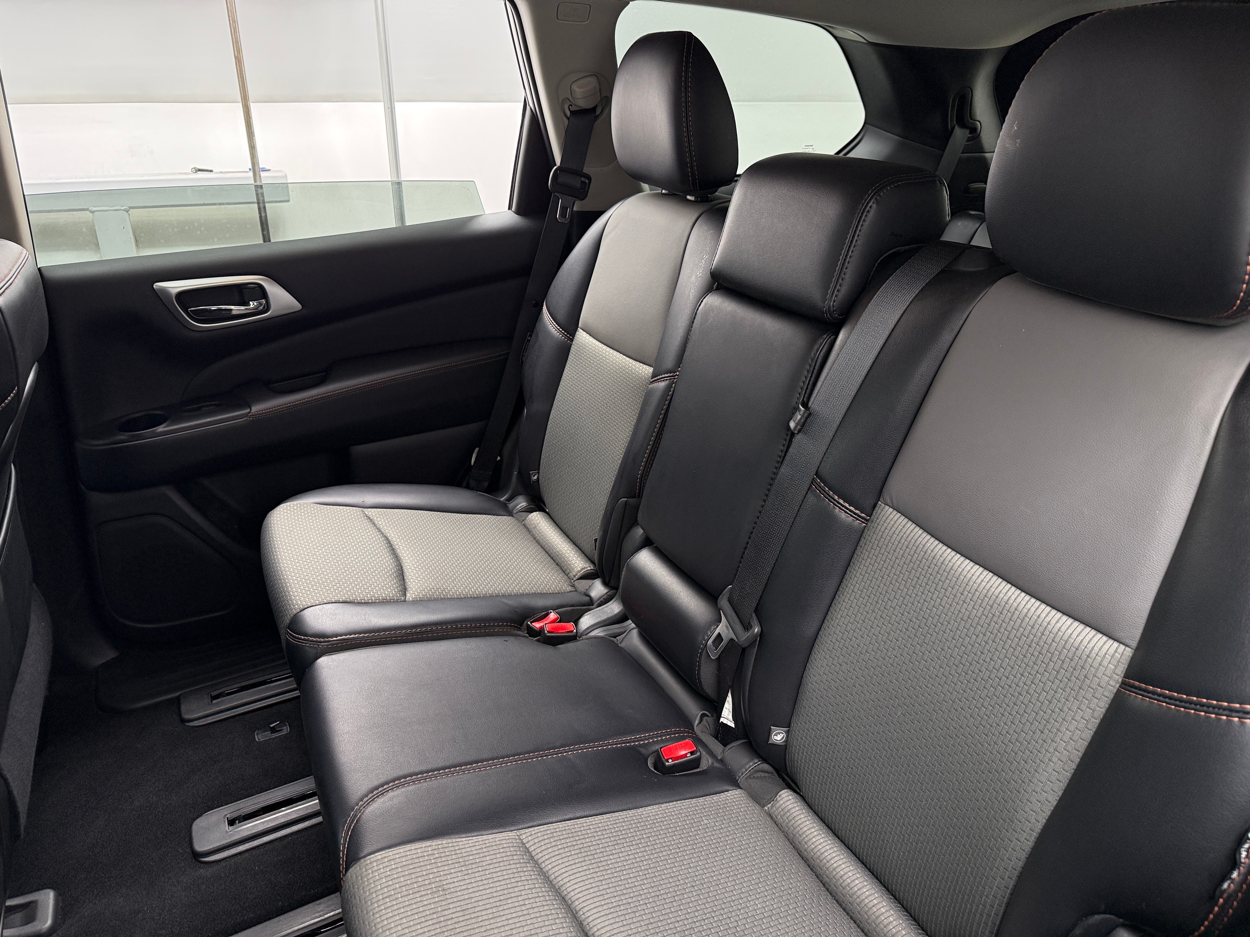 2020 Nissan Pathfinder SV 6