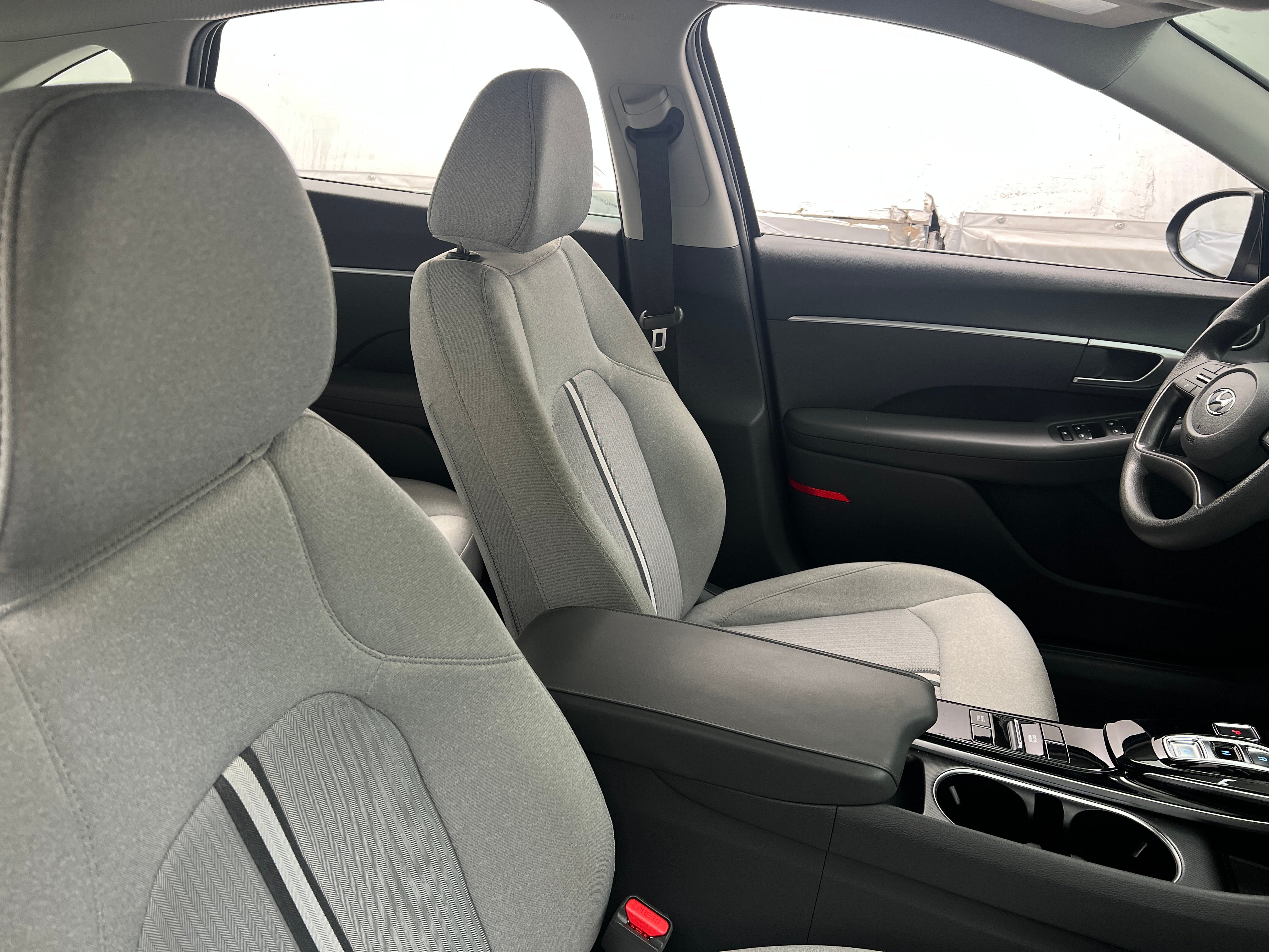 2022 Hyundai Sonata SE 2