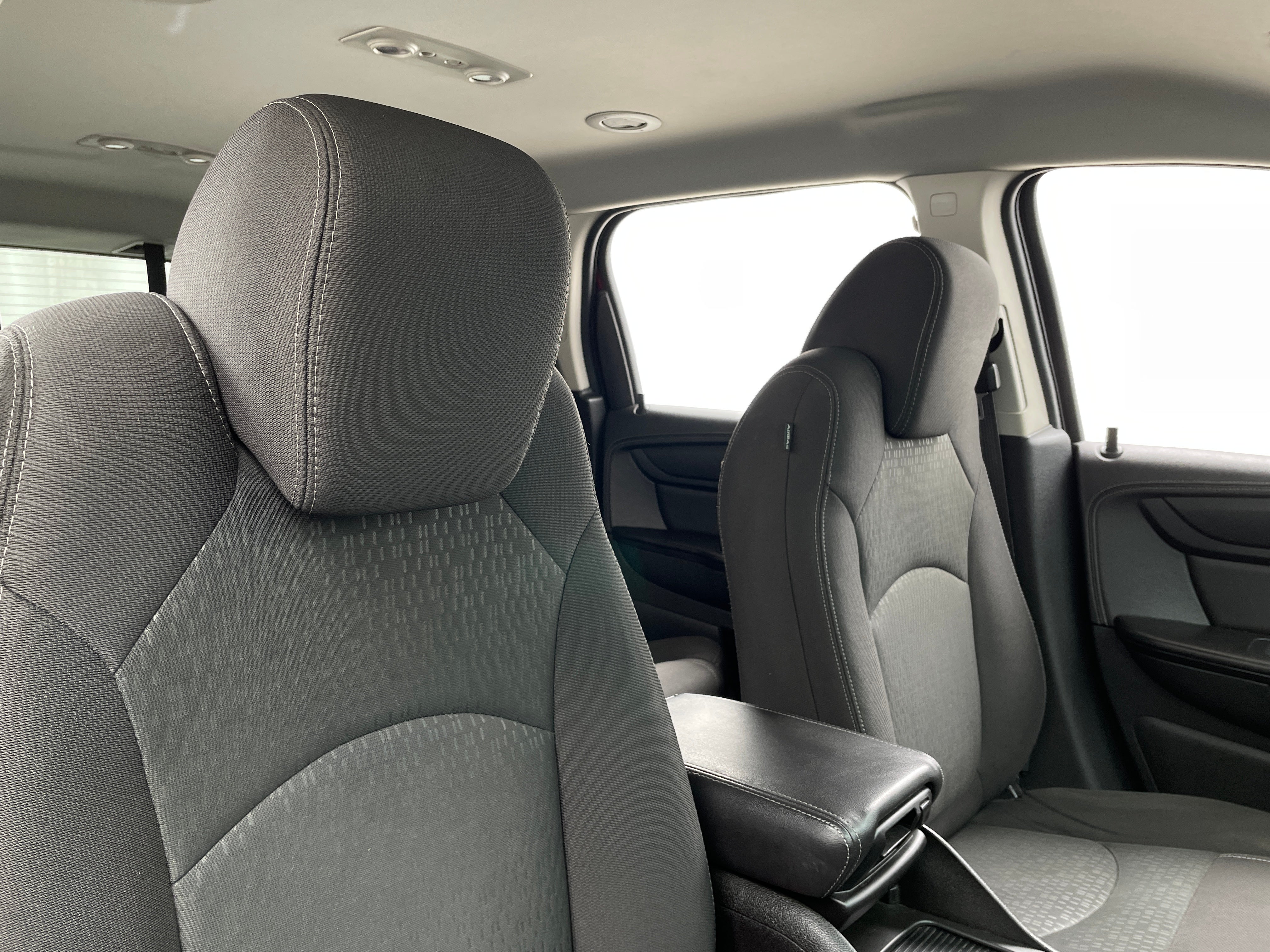 2016 GMC Acadia SLE 2