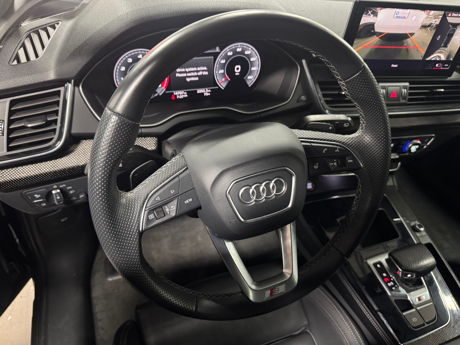 Thumbnail: 2023 Audi SQ5 - 4