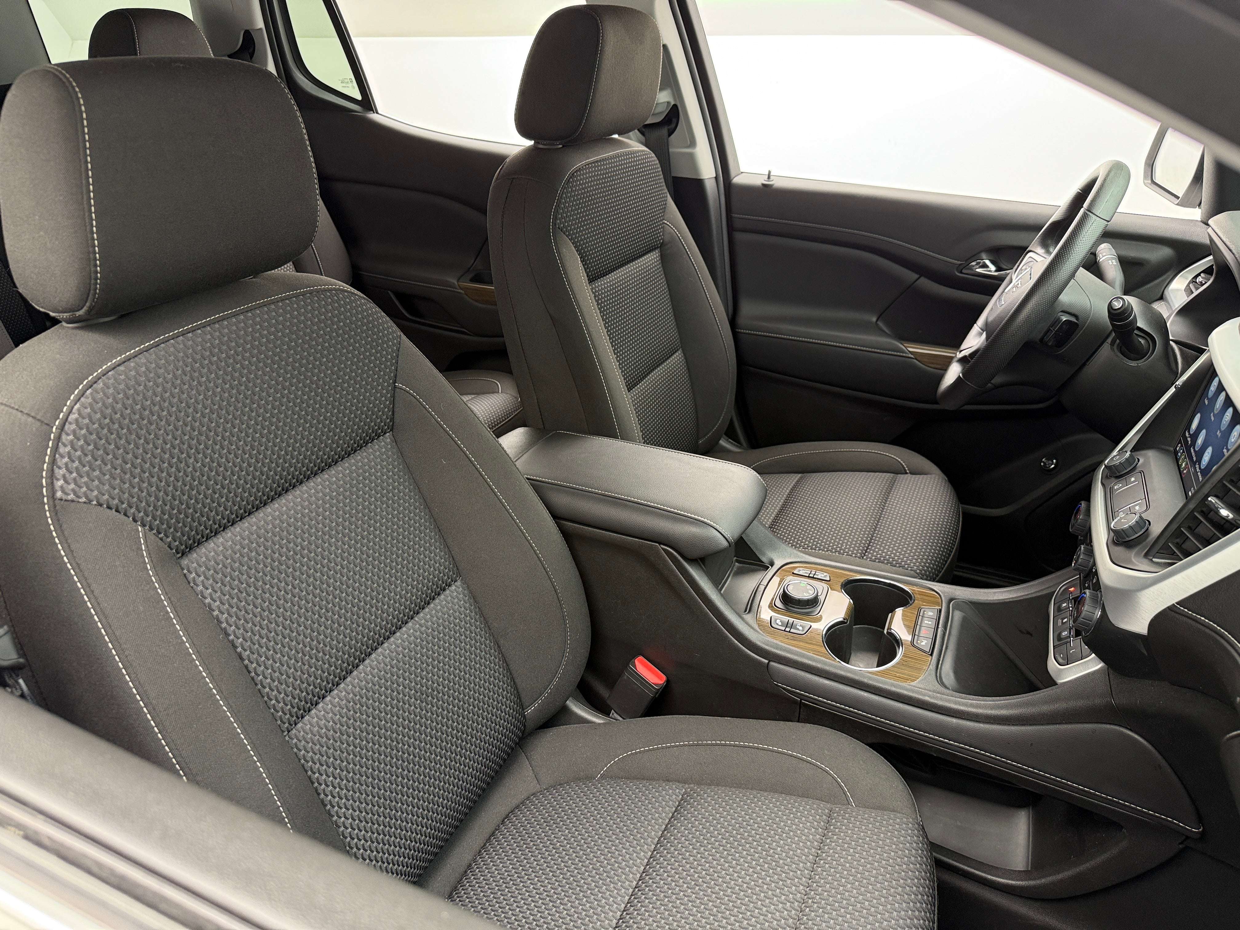 2023 GMC Acadia SLE 2
