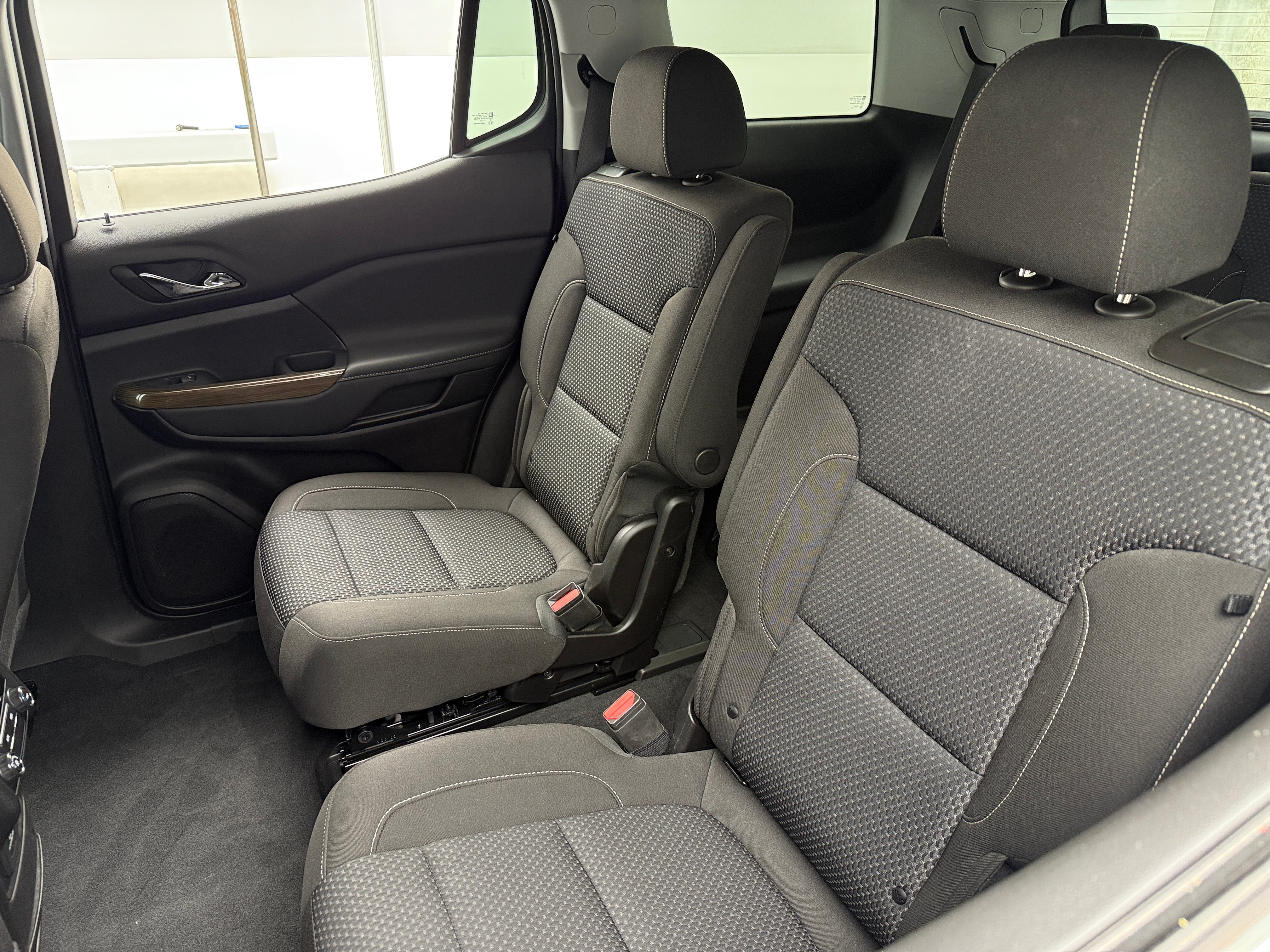 2023 GMC Acadia SLE 6