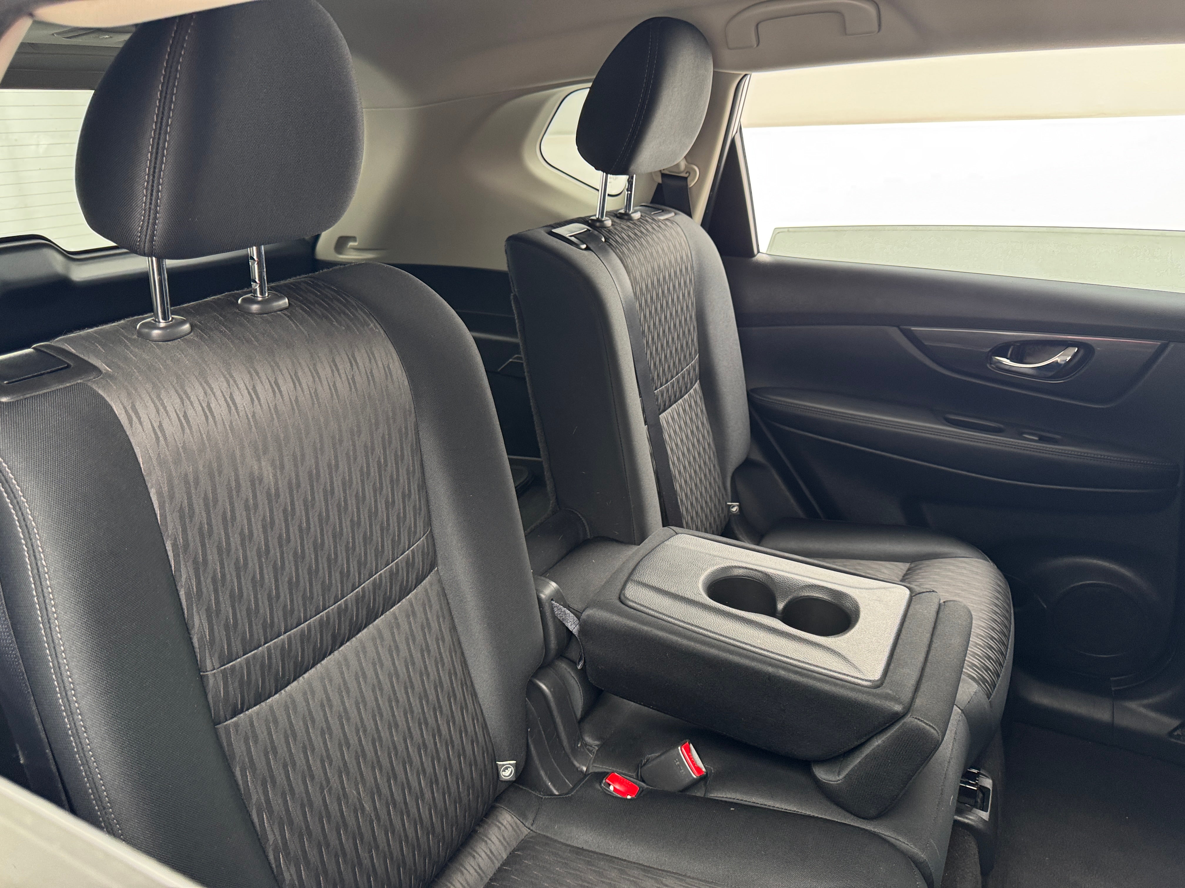 2017 Nissan Rogue SV 6