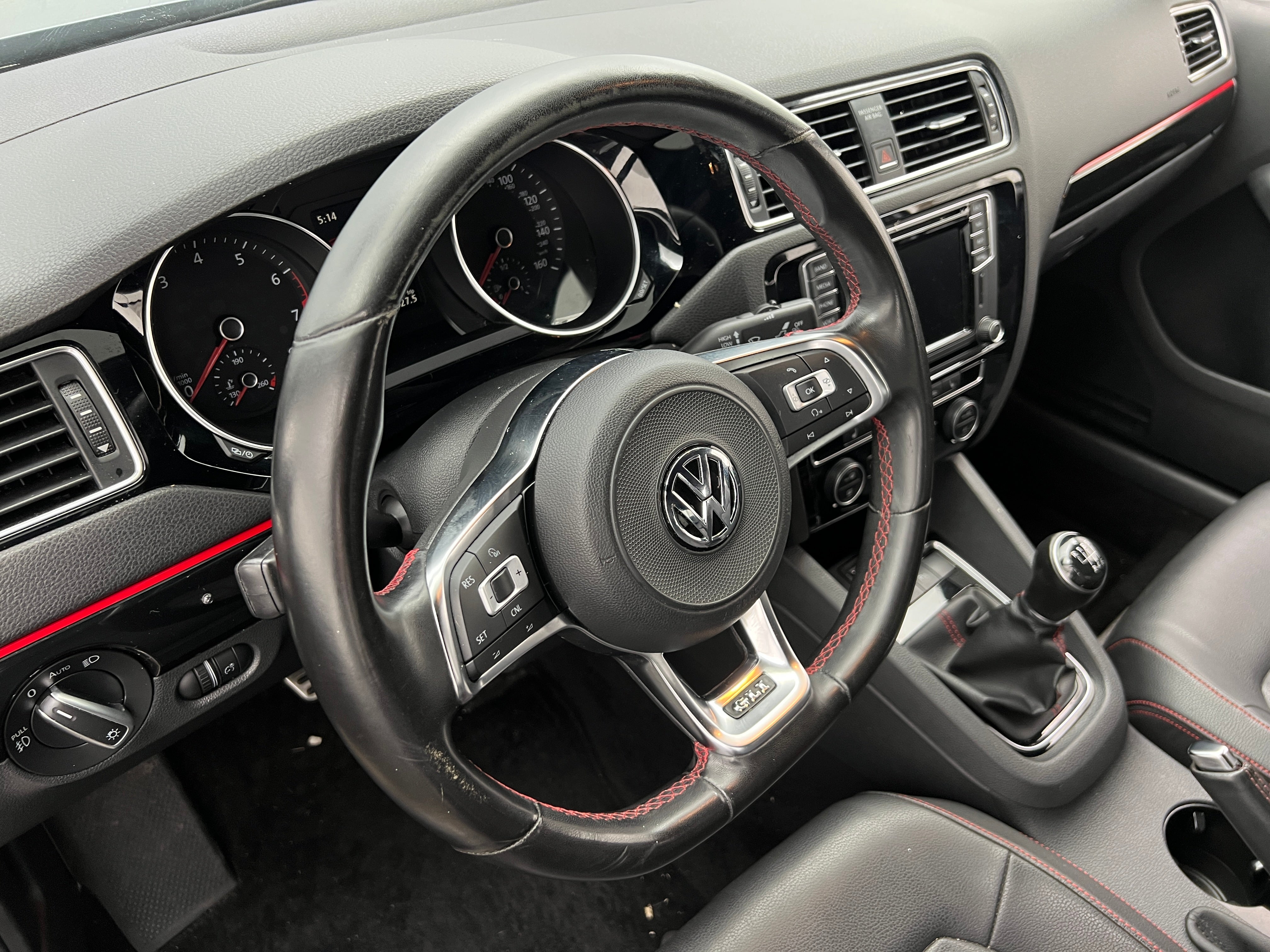 2017 Volkswagen Jetta GLI 4