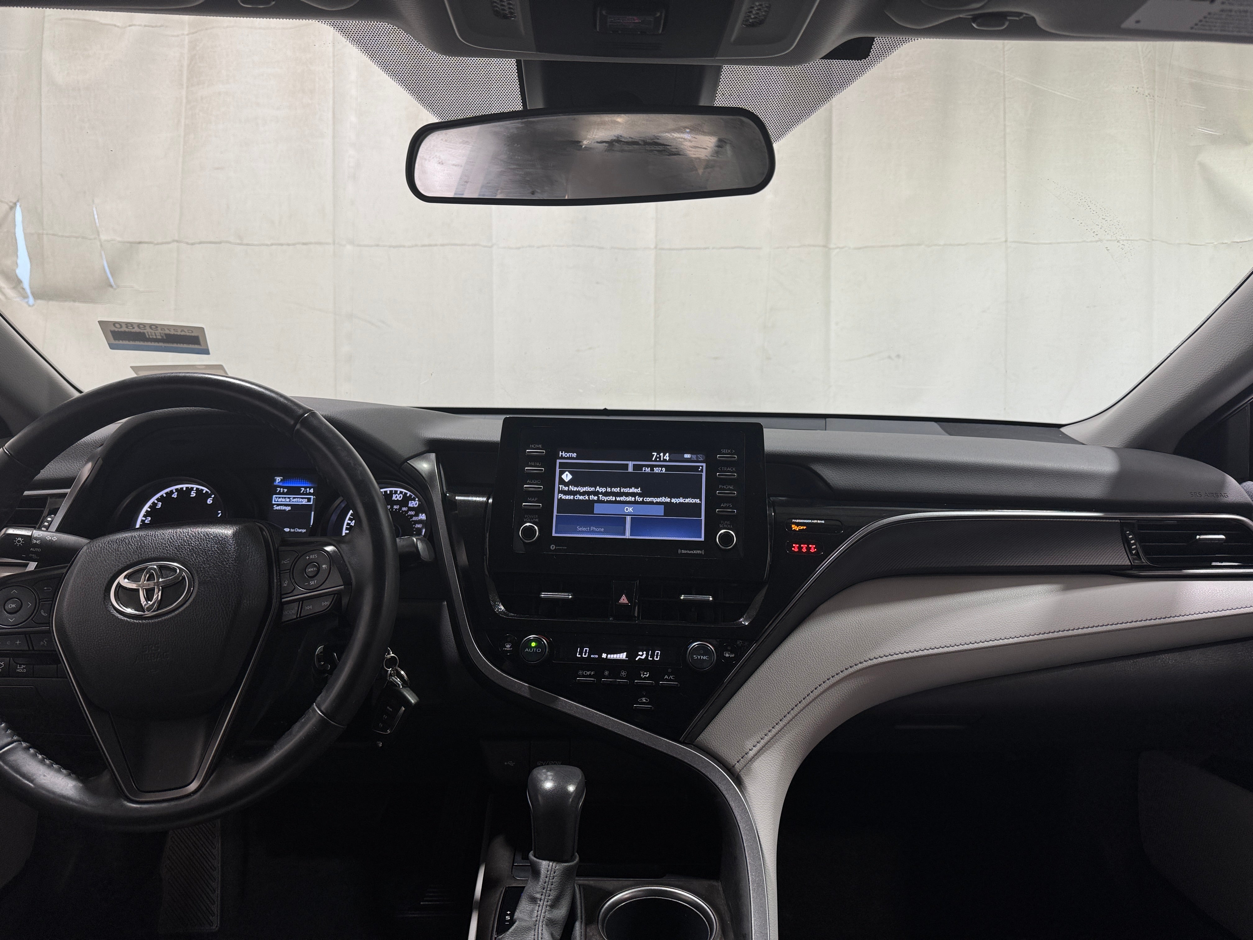 2023 Toyota Camry SE 3