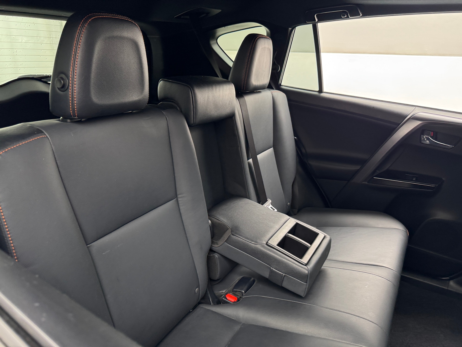 Thumbnail: 2017 Toyota RAV4 - 5