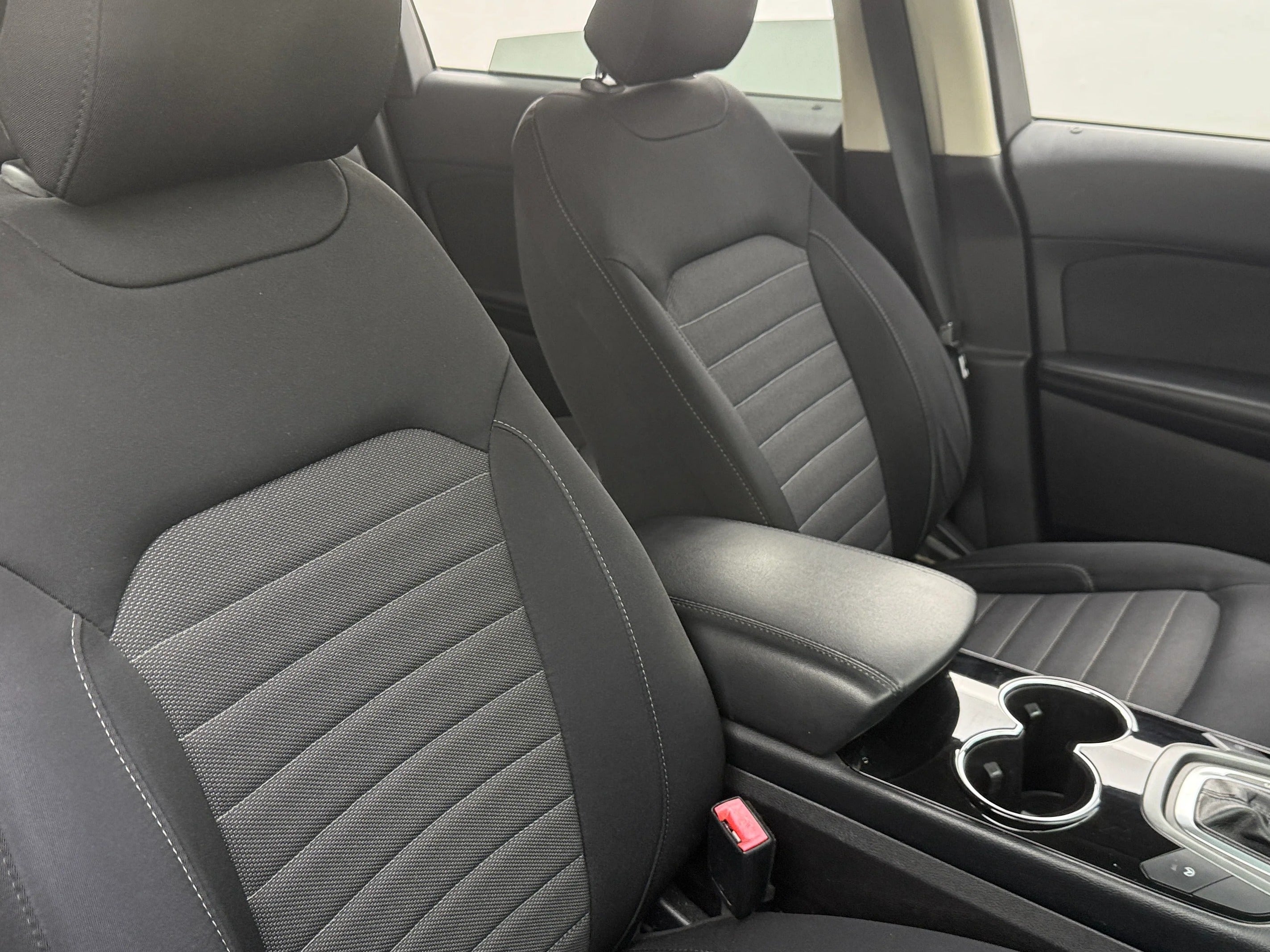 2016 Ford Edge SE 2