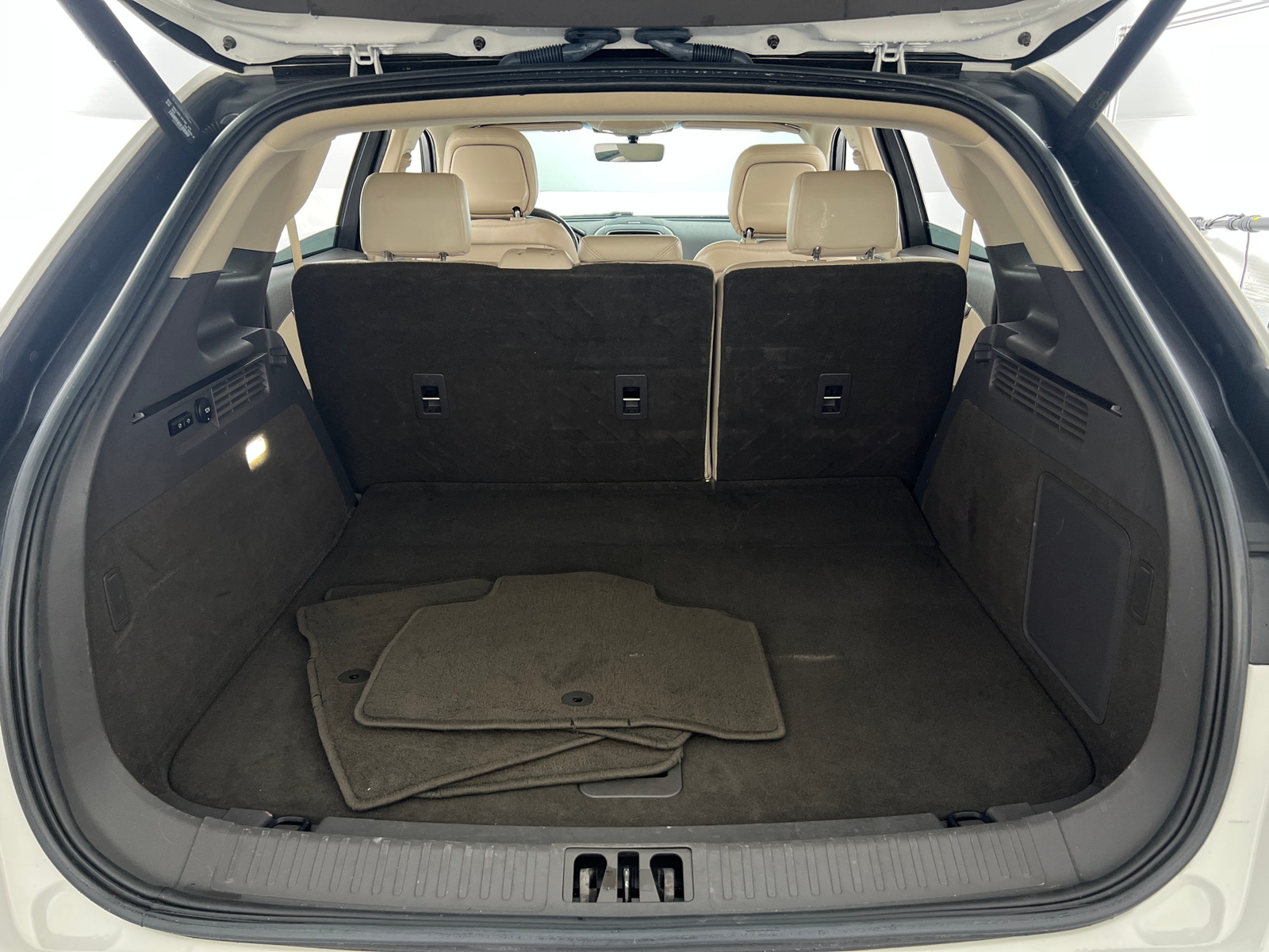 Thumbnail: 2020 Lincoln Nautilus - 6