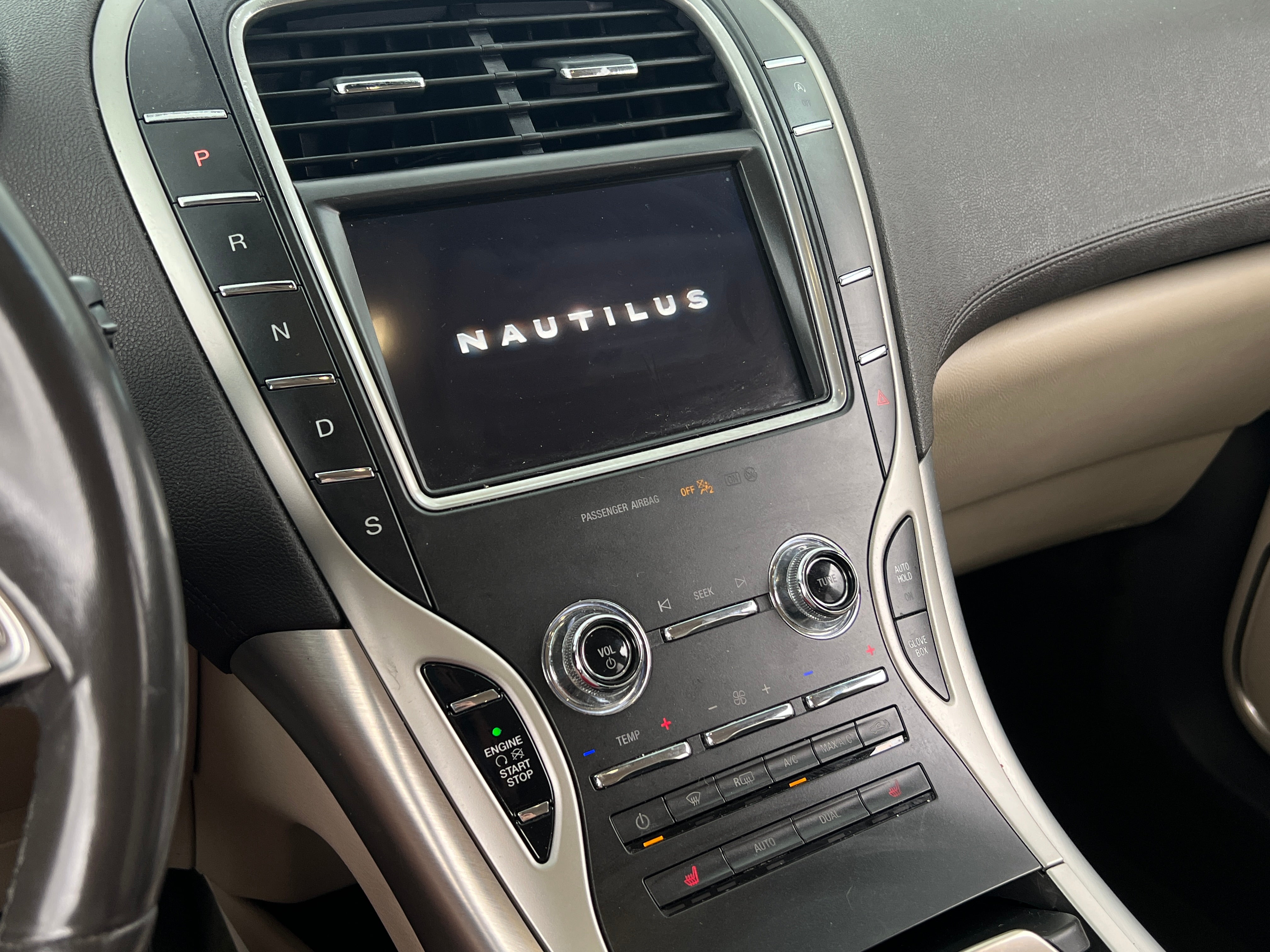 2020 Lincoln Nautilus  3