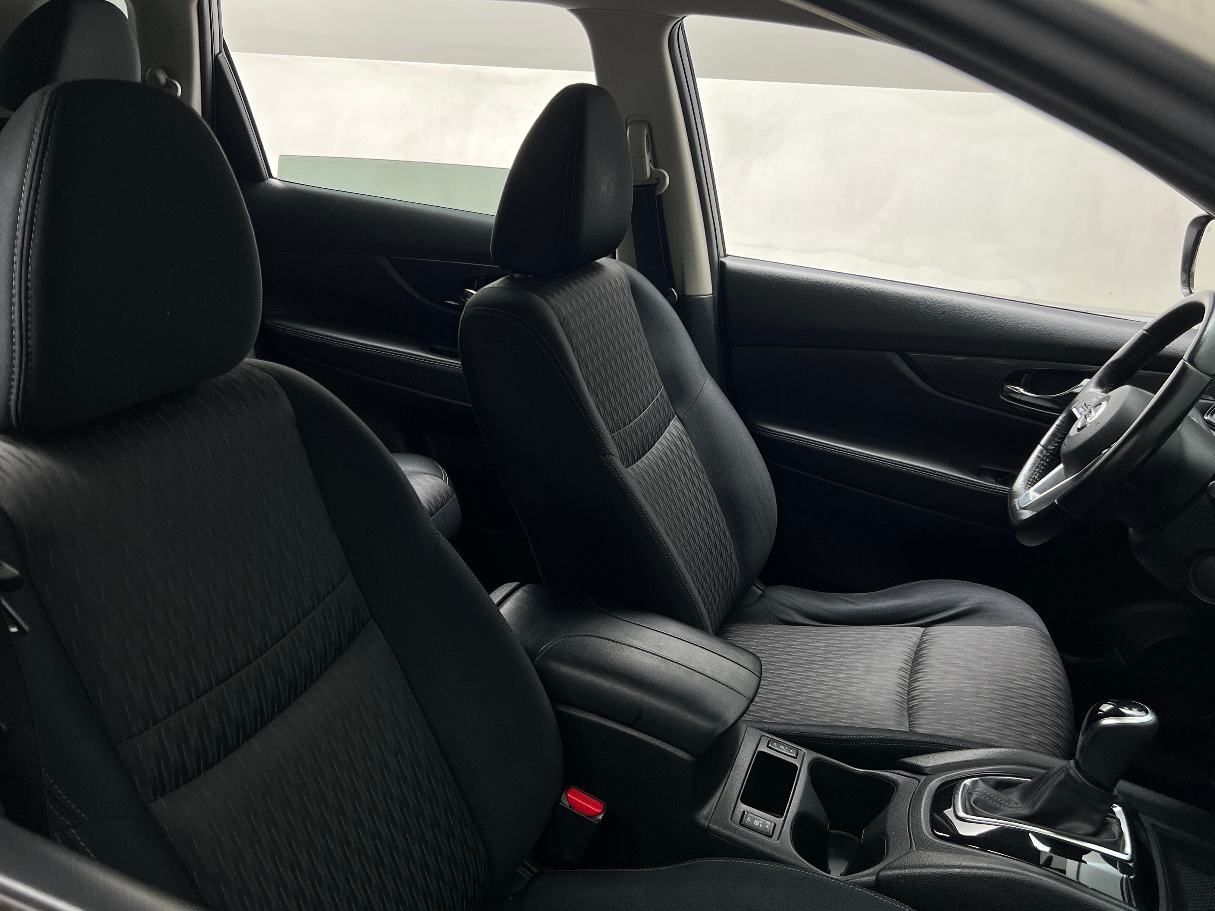 2017 Nissan Rogue SV 2
