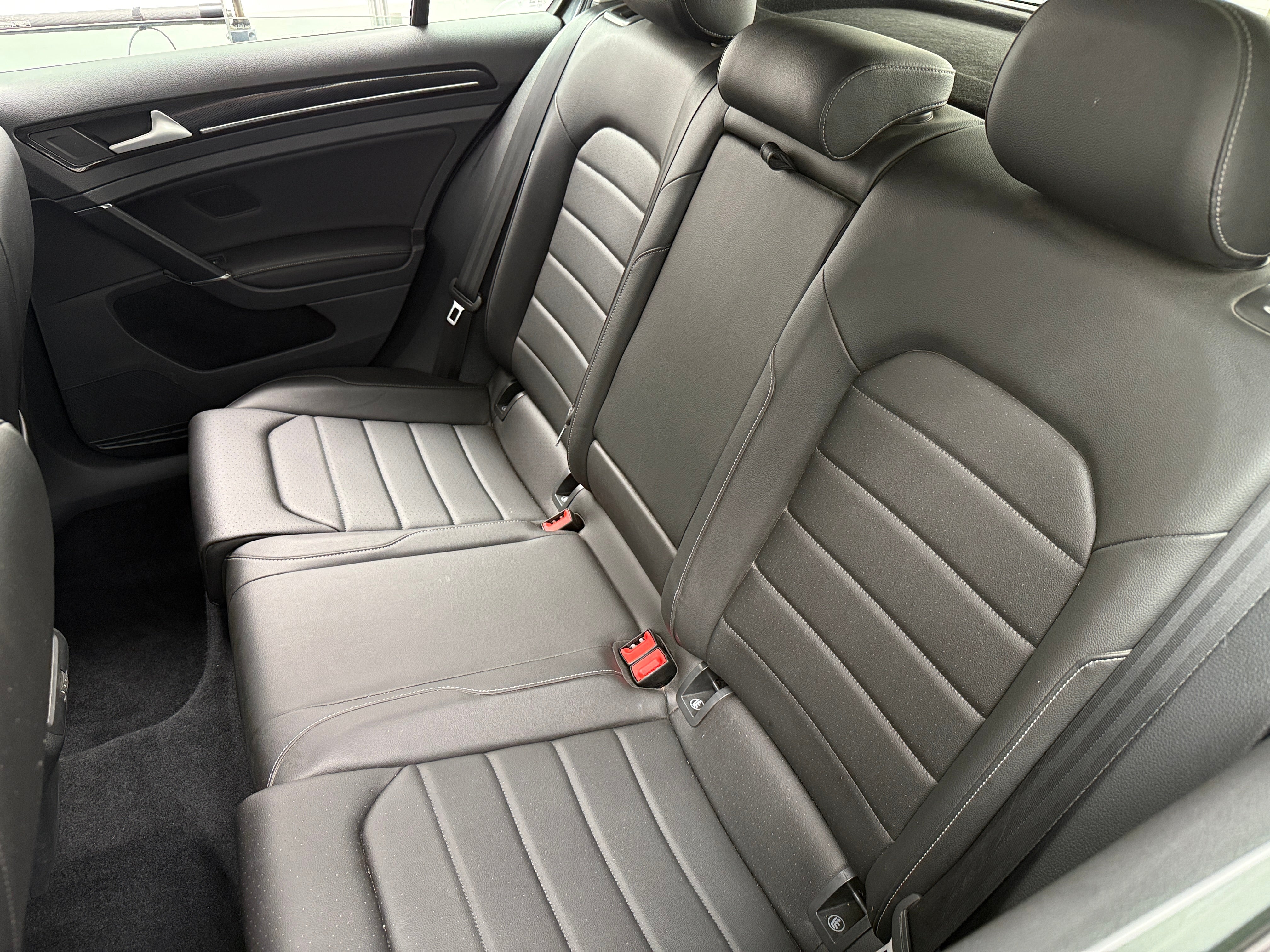 2017 Volkswagen Golf SEL 6
