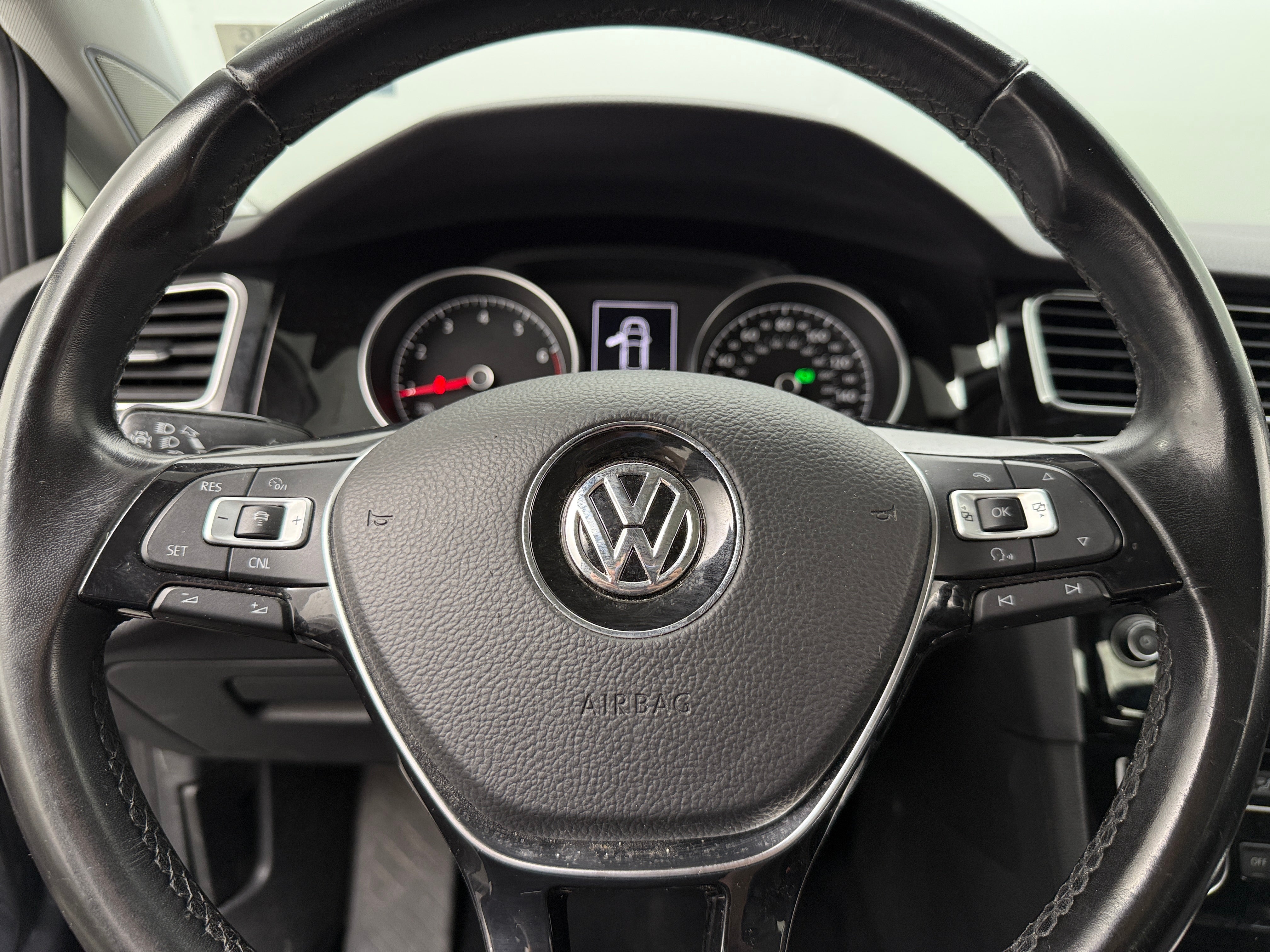 2017 Volkswagen Golf SEL 5