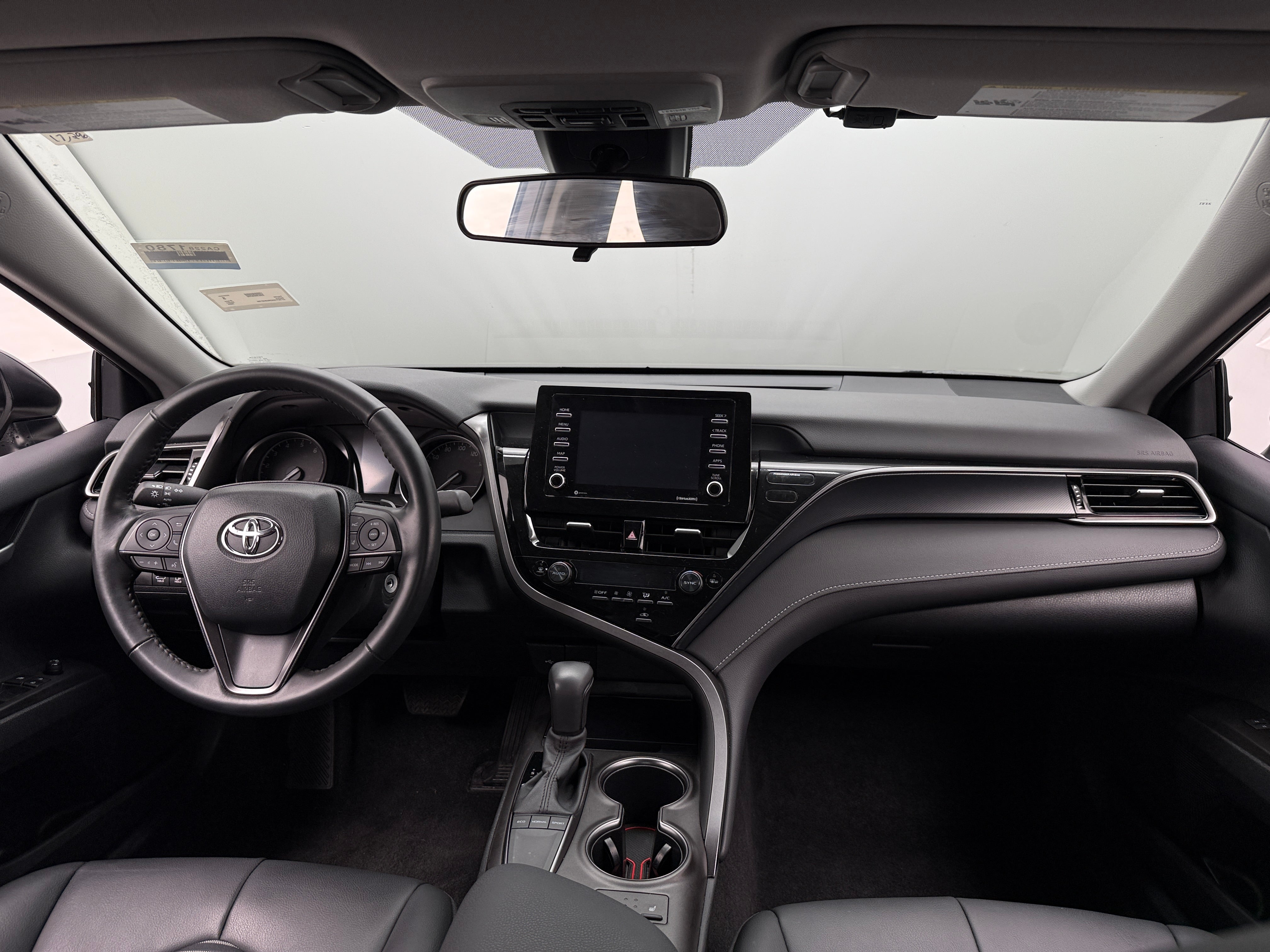 2024 Toyota Camry SE 3