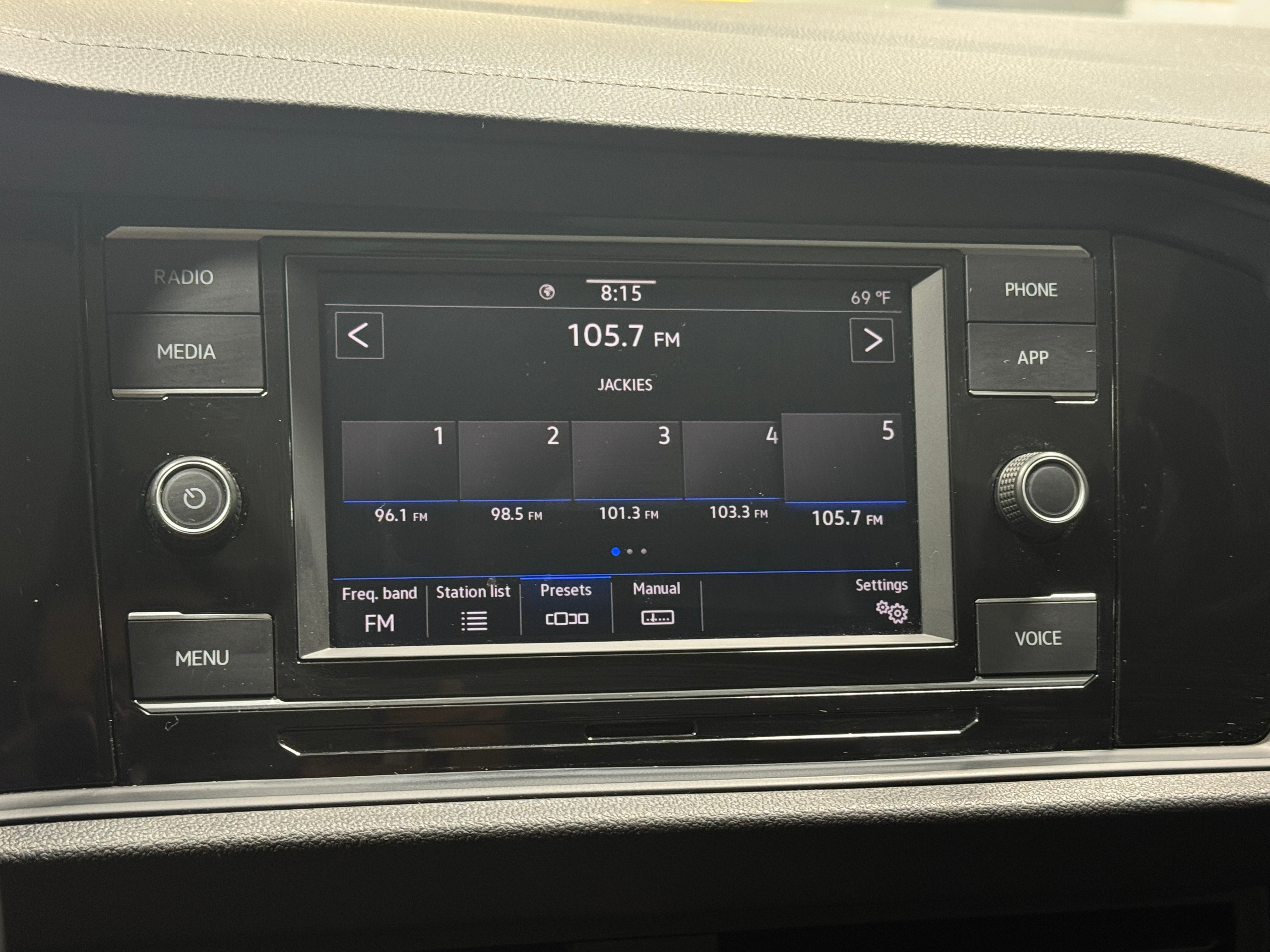2023 Volkswagen Jetta SE 4