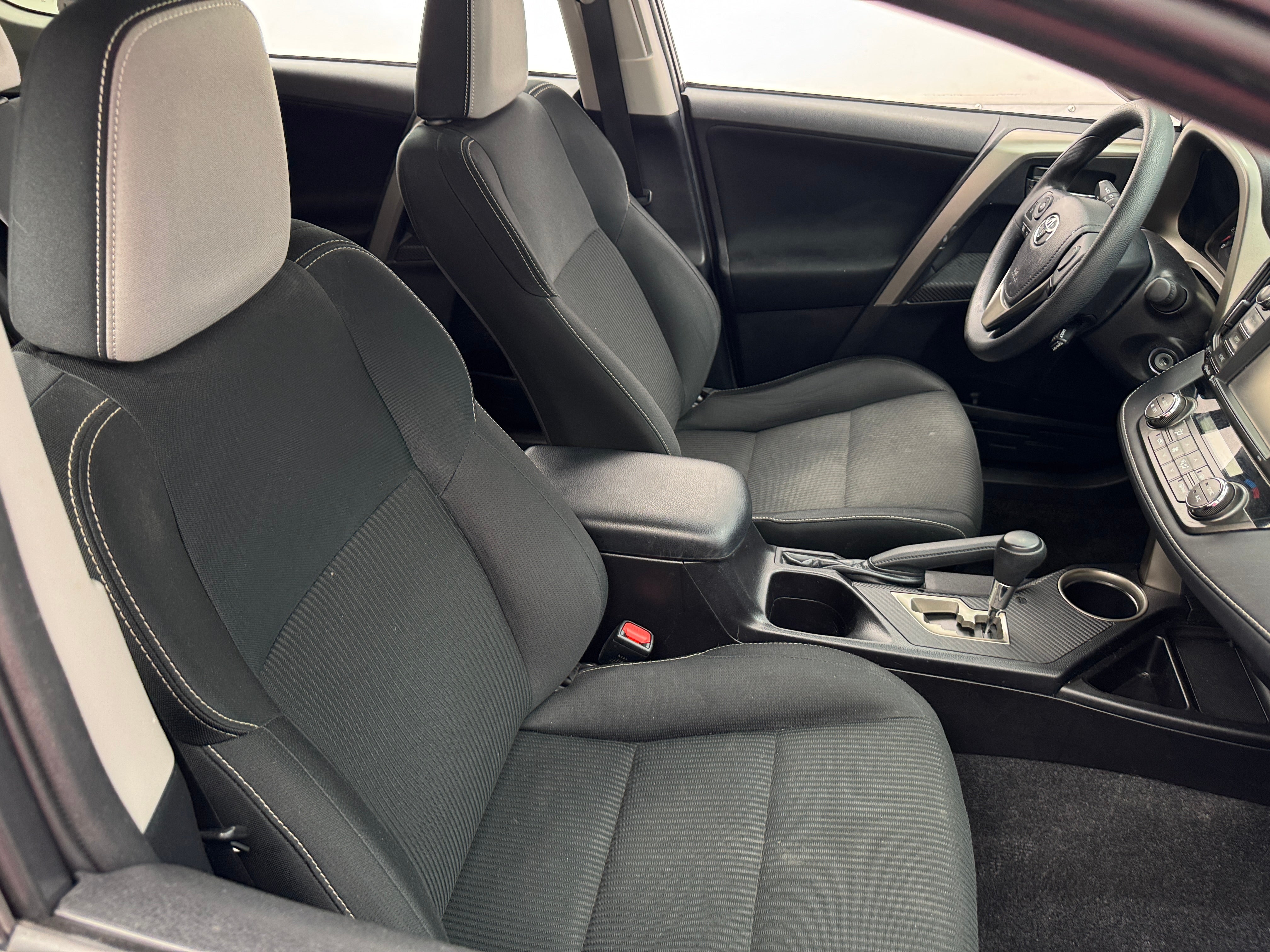 2014 Toyota RAV4 XLE 2
