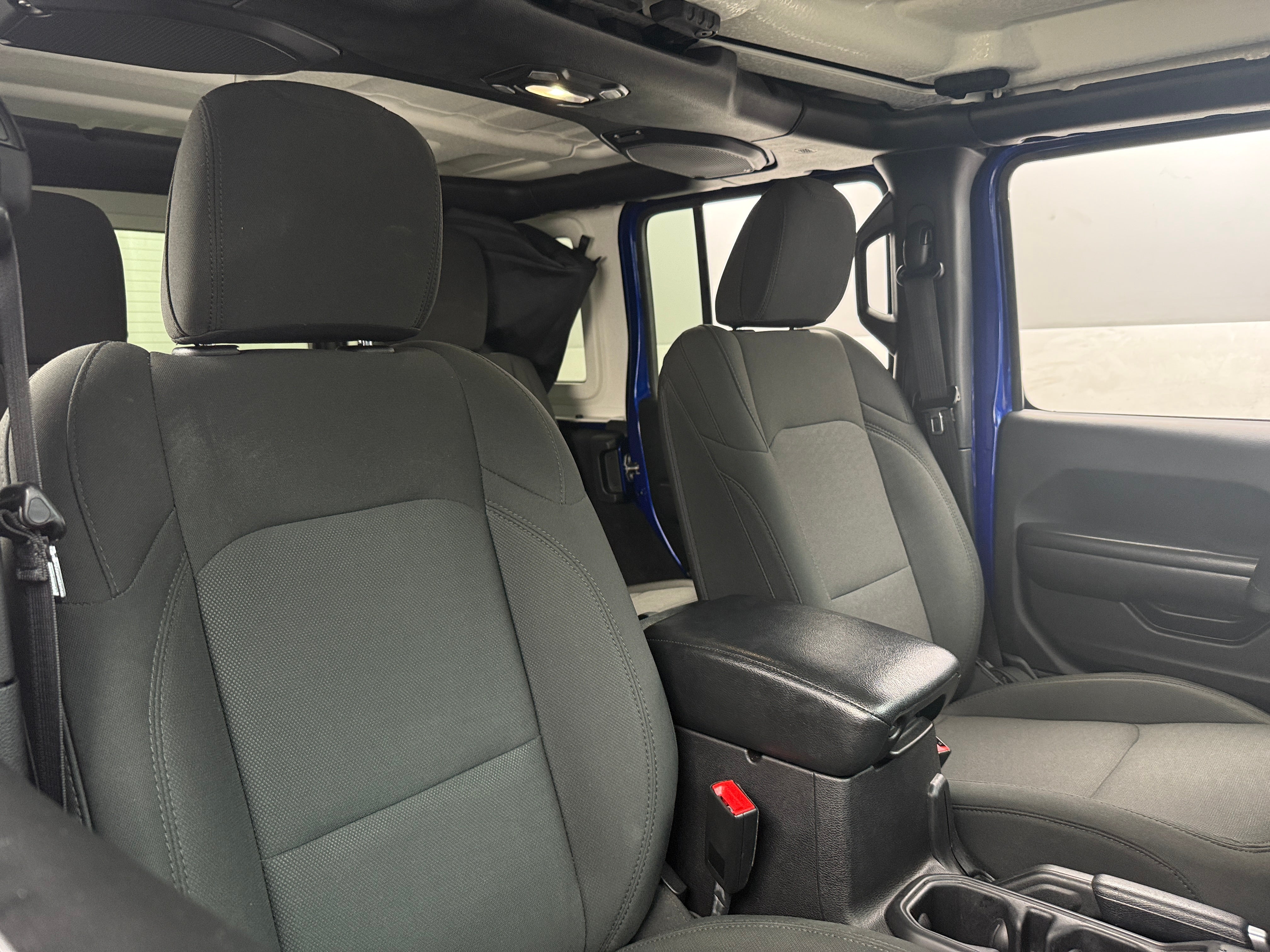 2018 Jeep Wrangler Unlimited Sport S 2