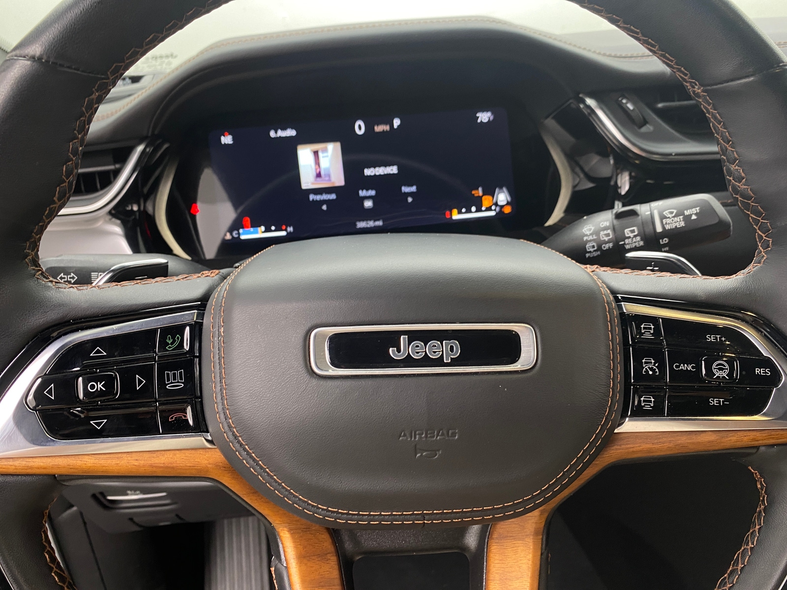 Thumbnail: 2023 Jeep Grand Cherokee L - 4