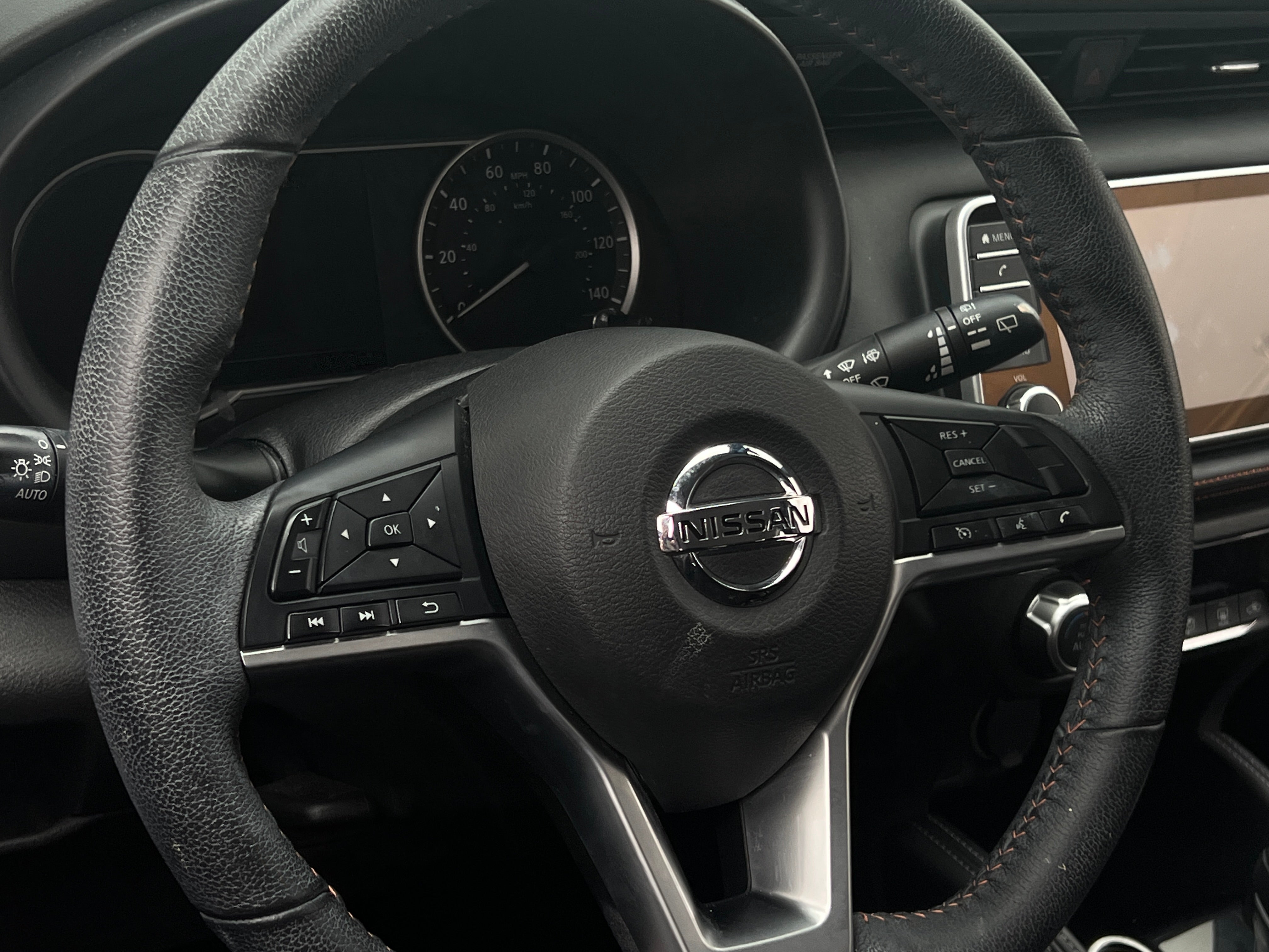 2020 Nissan Kicks SR 5