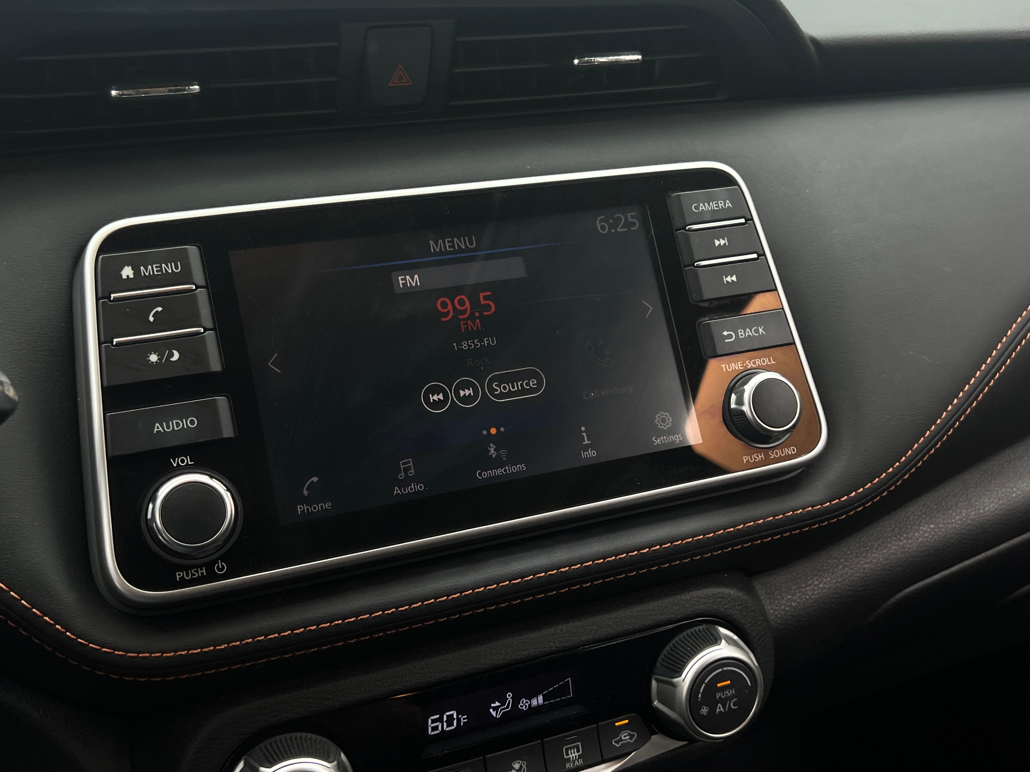 2020 Nissan Kicks SR 4