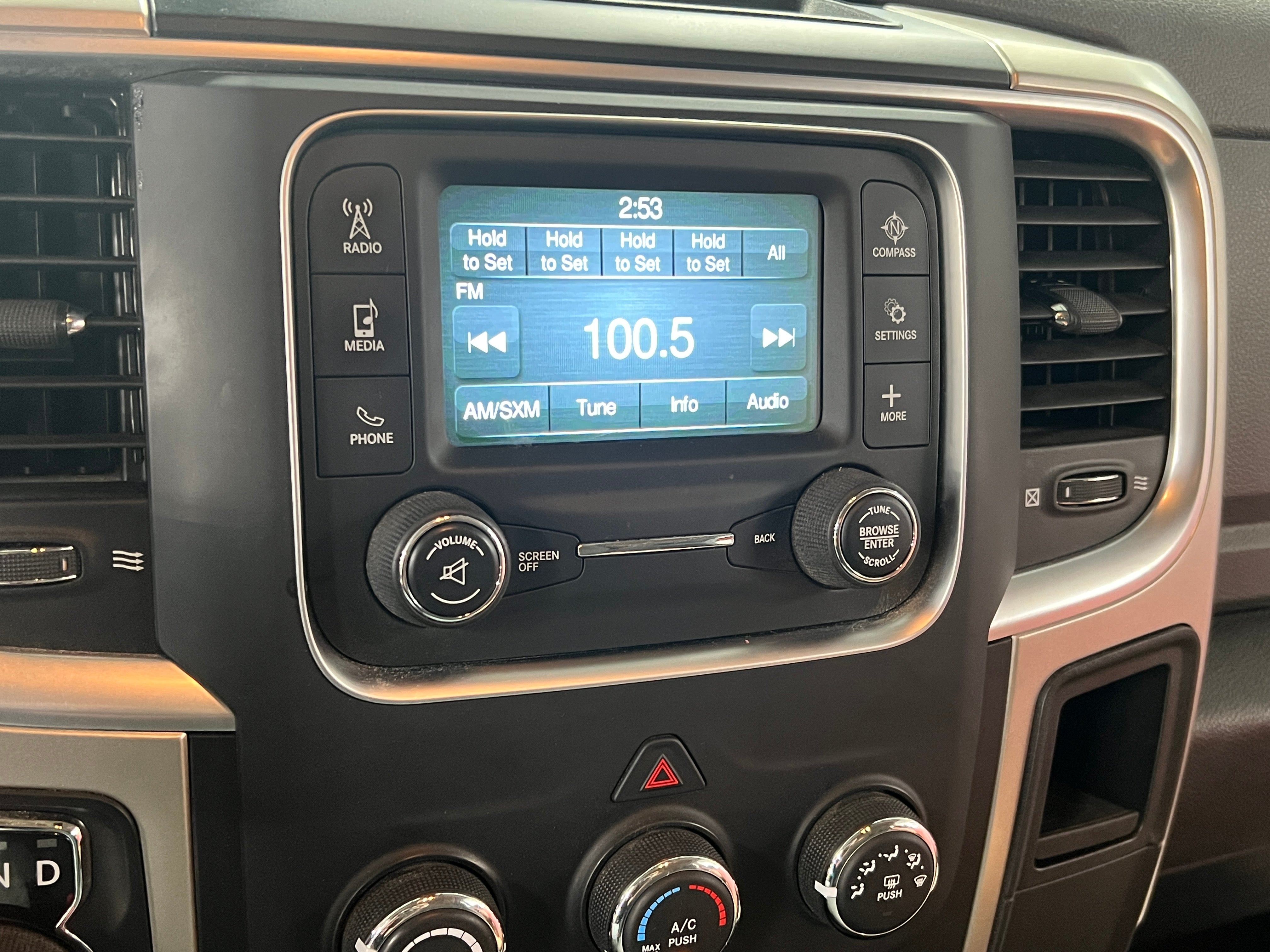 2020 RAM 1500 Classic SLT 4