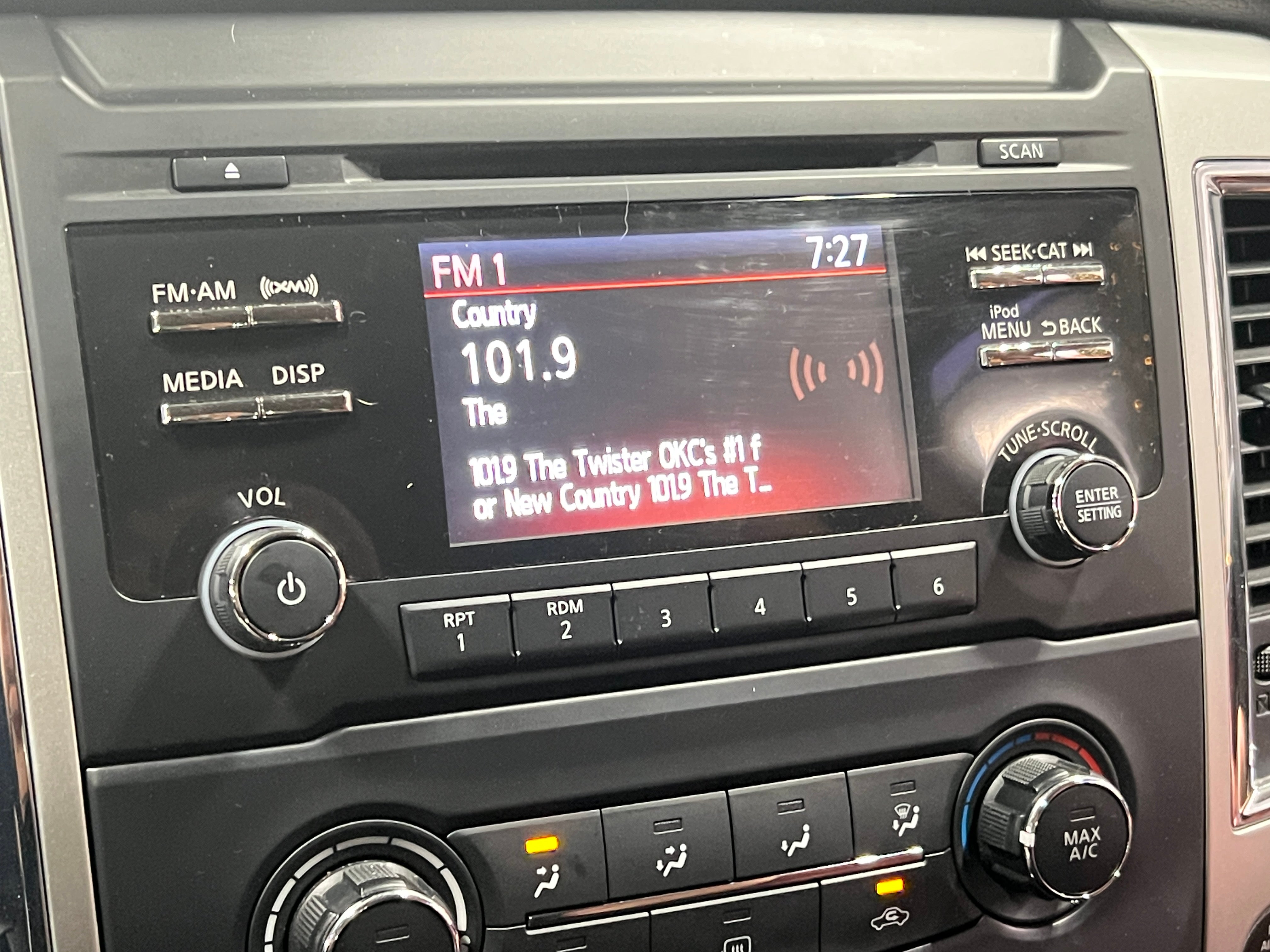 2018 Nissan Titan SV 4