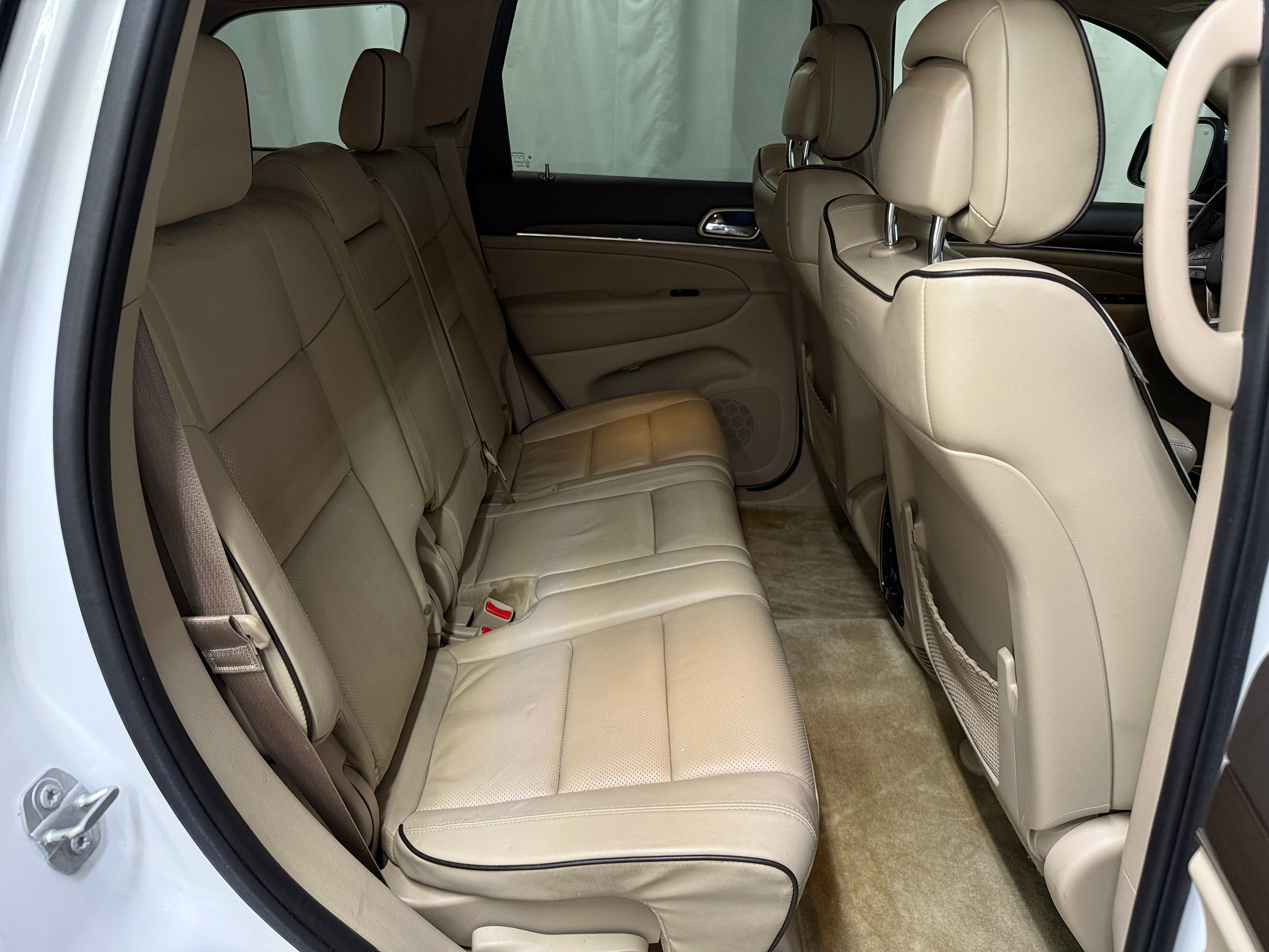 2016 Jeep Grand Cherokee Overland 5