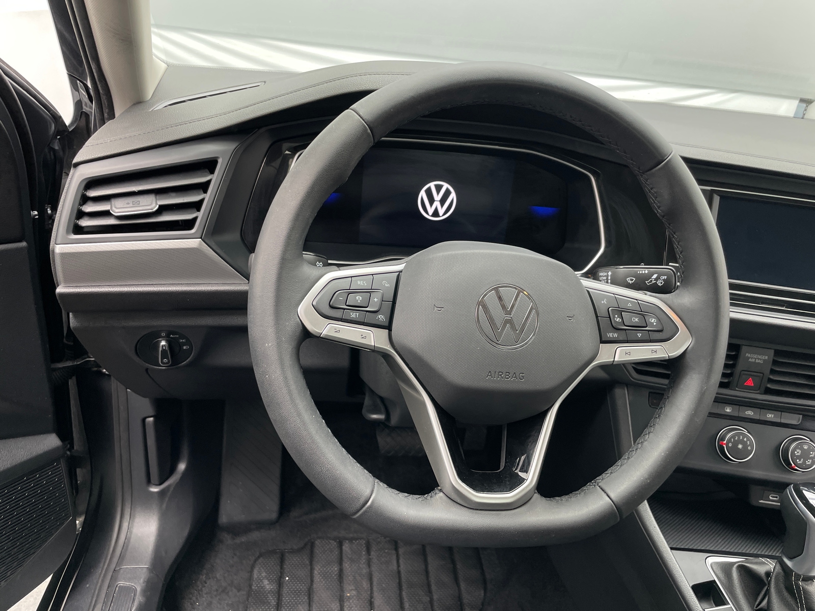 Thumbnail: 2024 Volkswagen Jetta - 5
