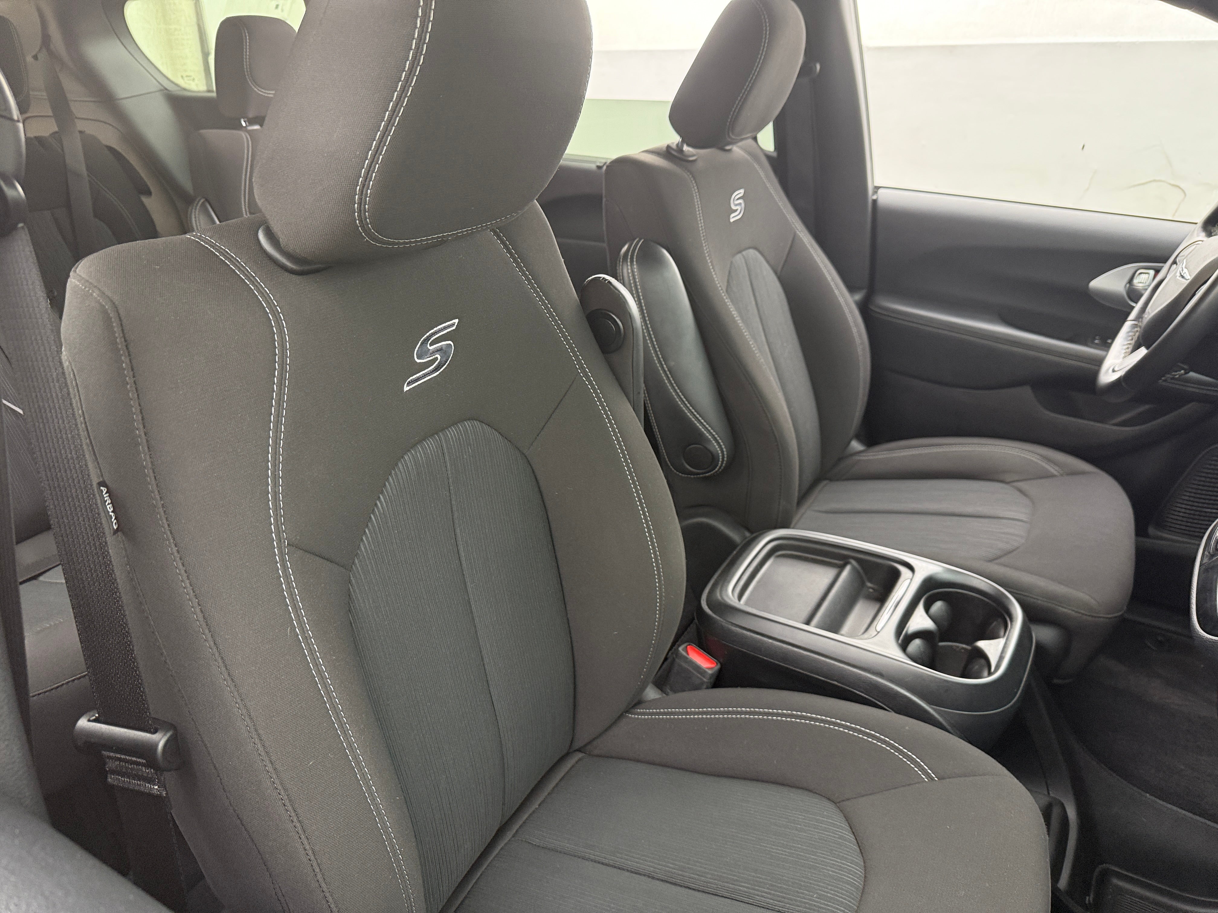 2021 Chrysler Pacifica Touring 2