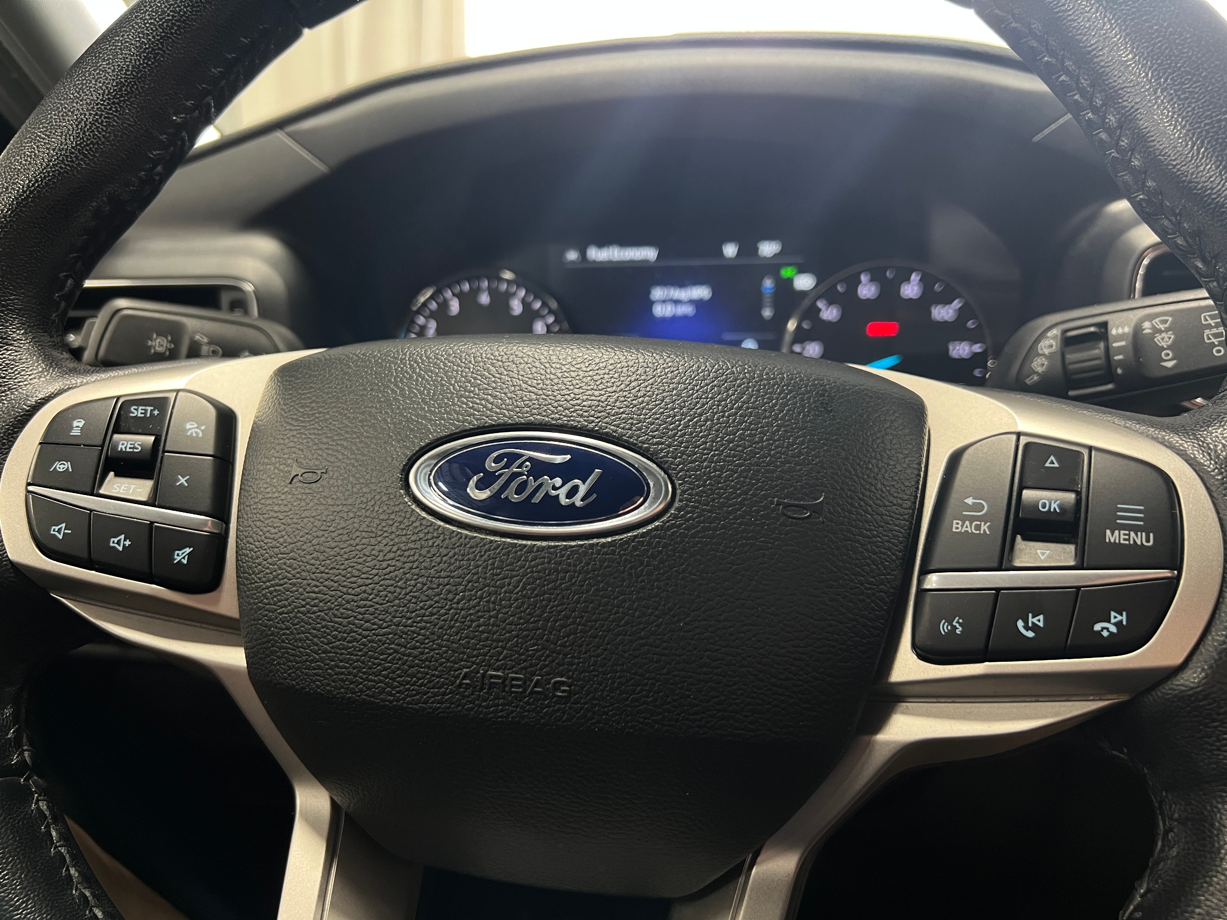 2022 Ford Explorer Limited 4