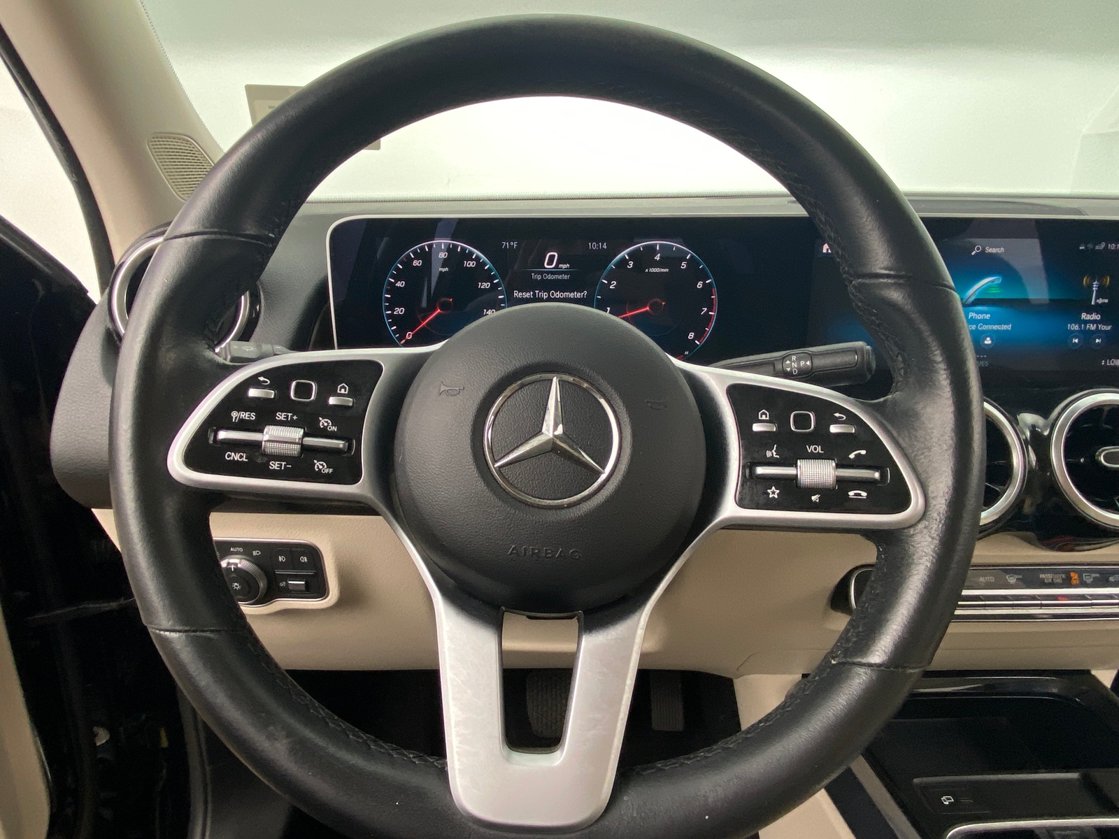 Thumbnail: 2020 Mercedes-Benz GLB - 4