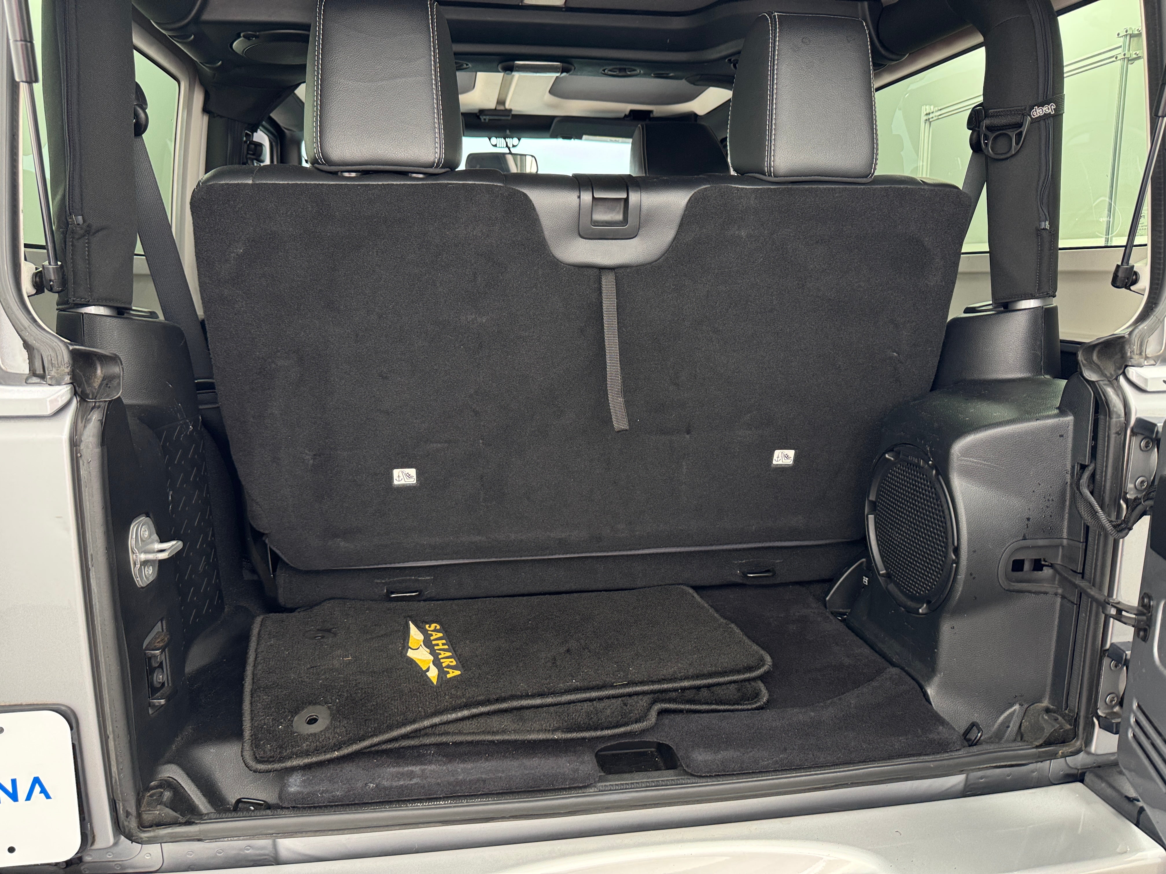 2014 Jeep Wrangler Sahara 5
