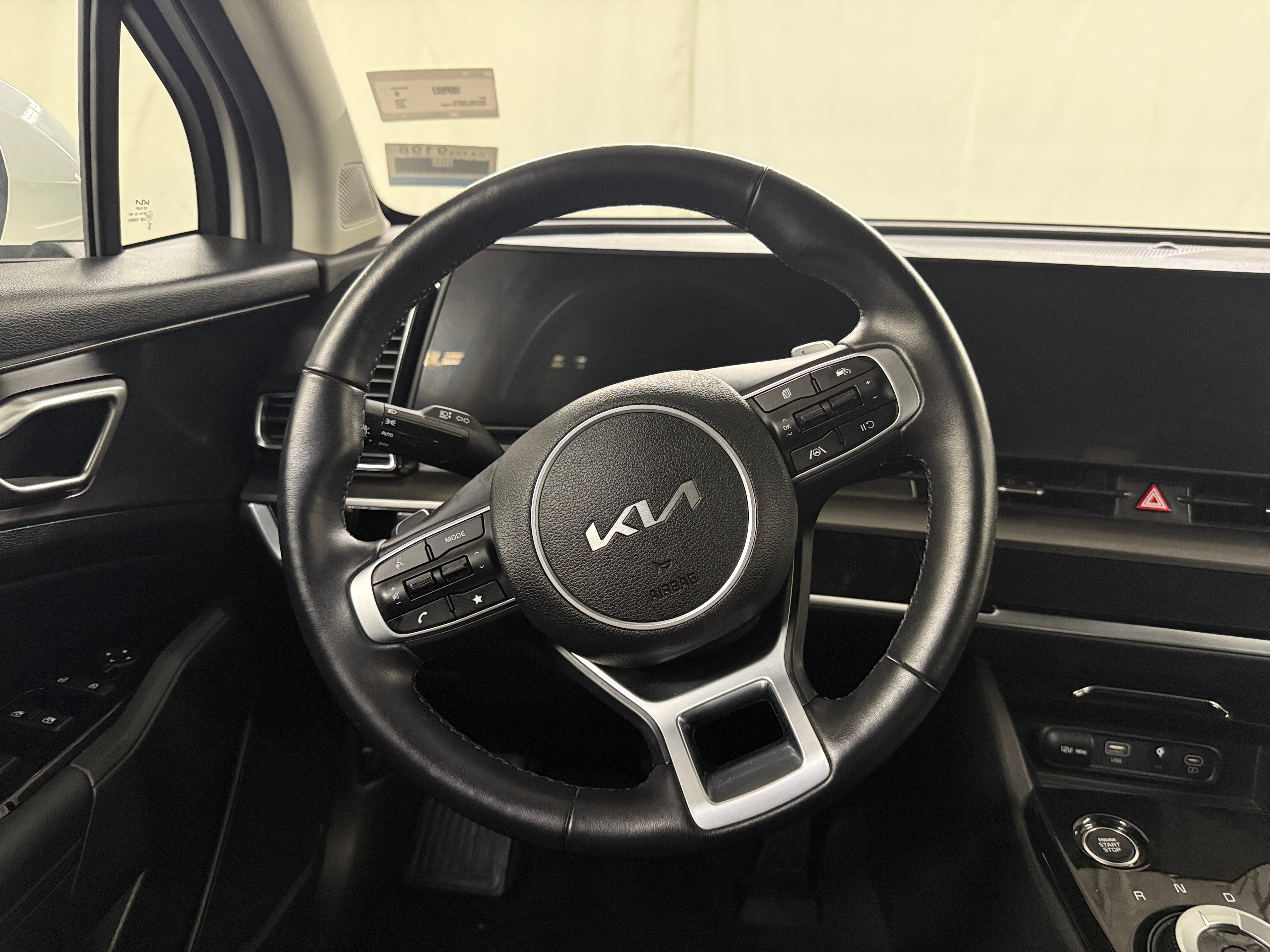 2023 Kia Sportage EX 4