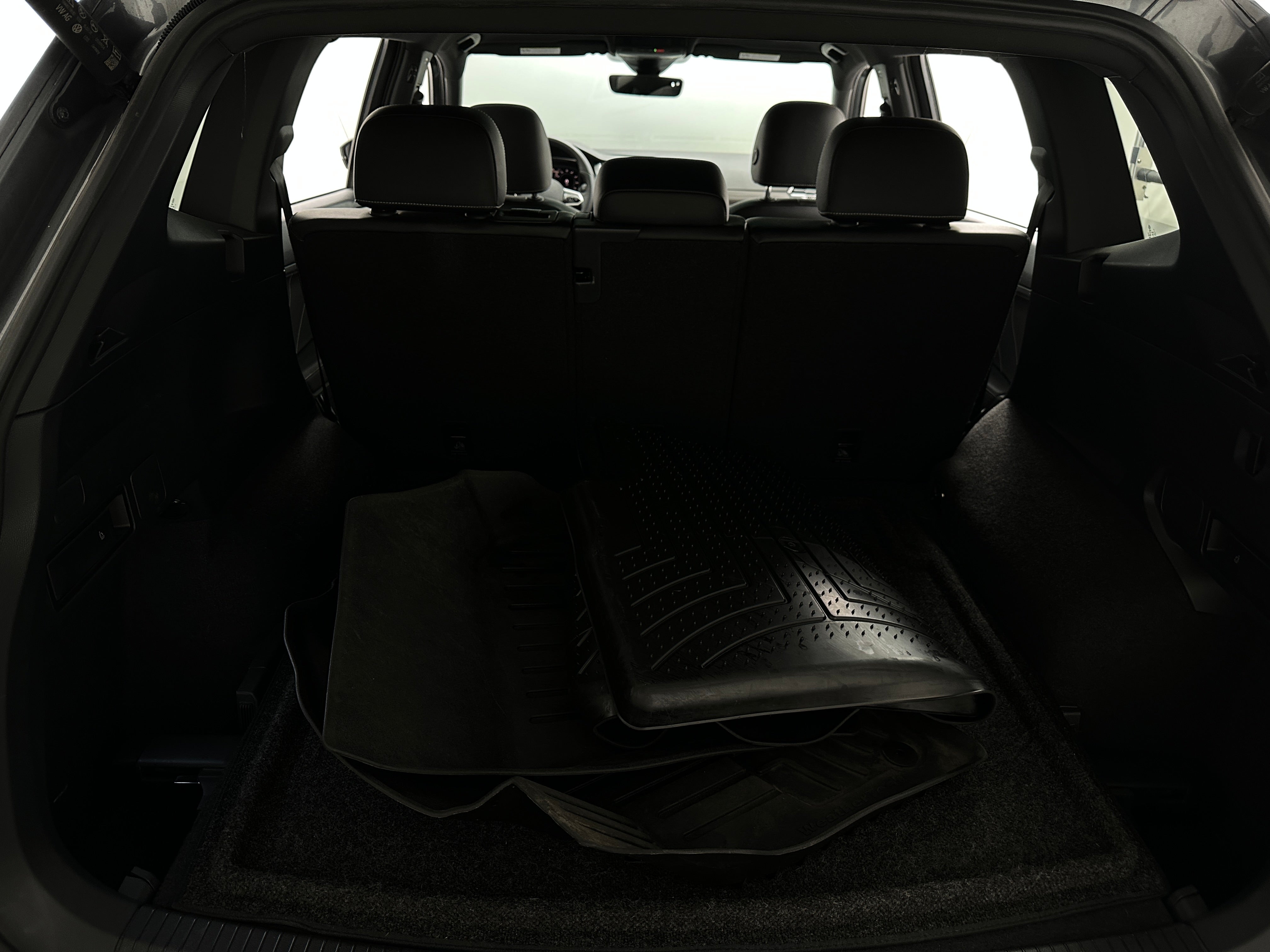 2022 Volkswagen Tiguan SE R-Line 6