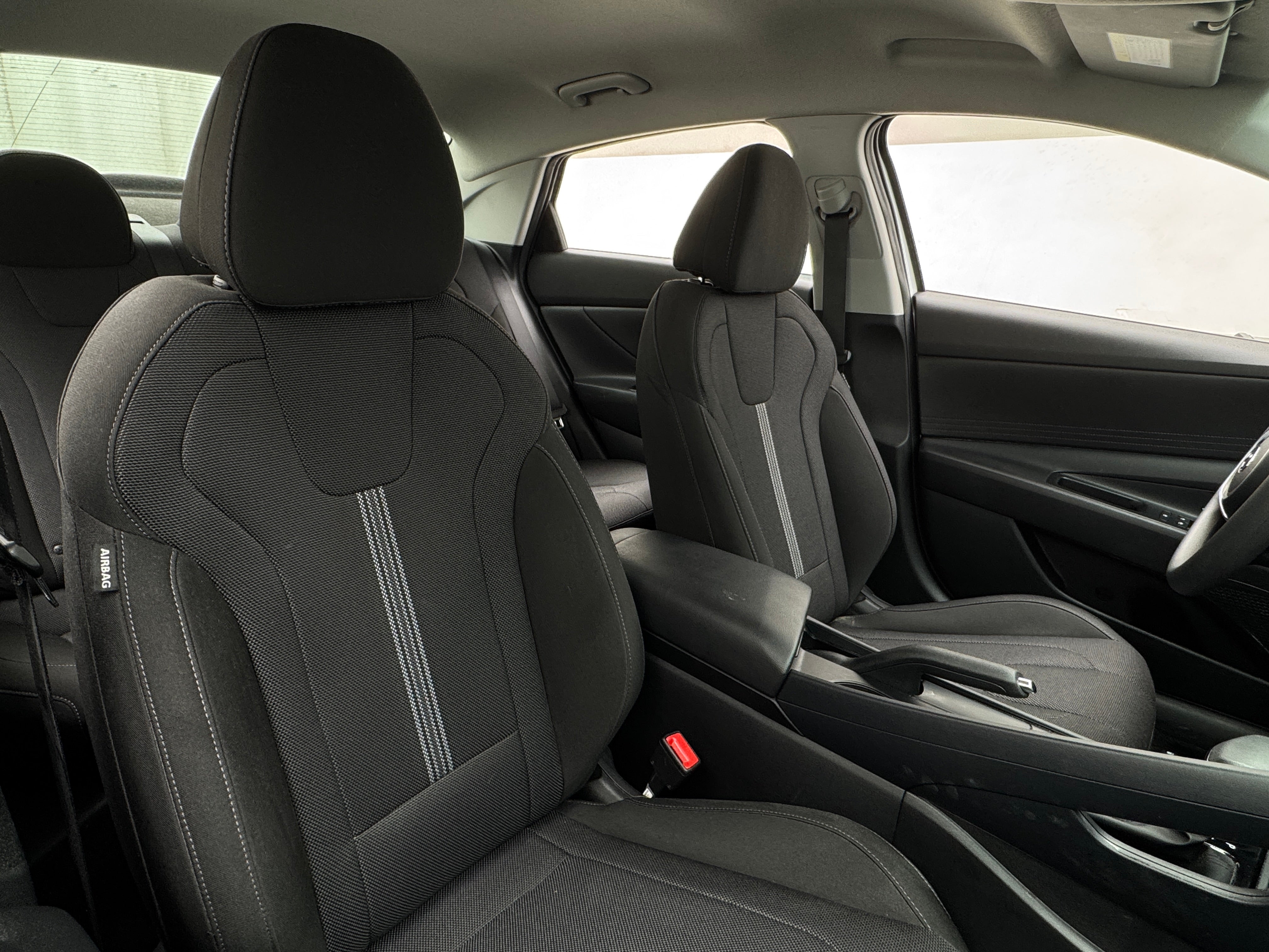 2022 Hyundai Elantra SE 2