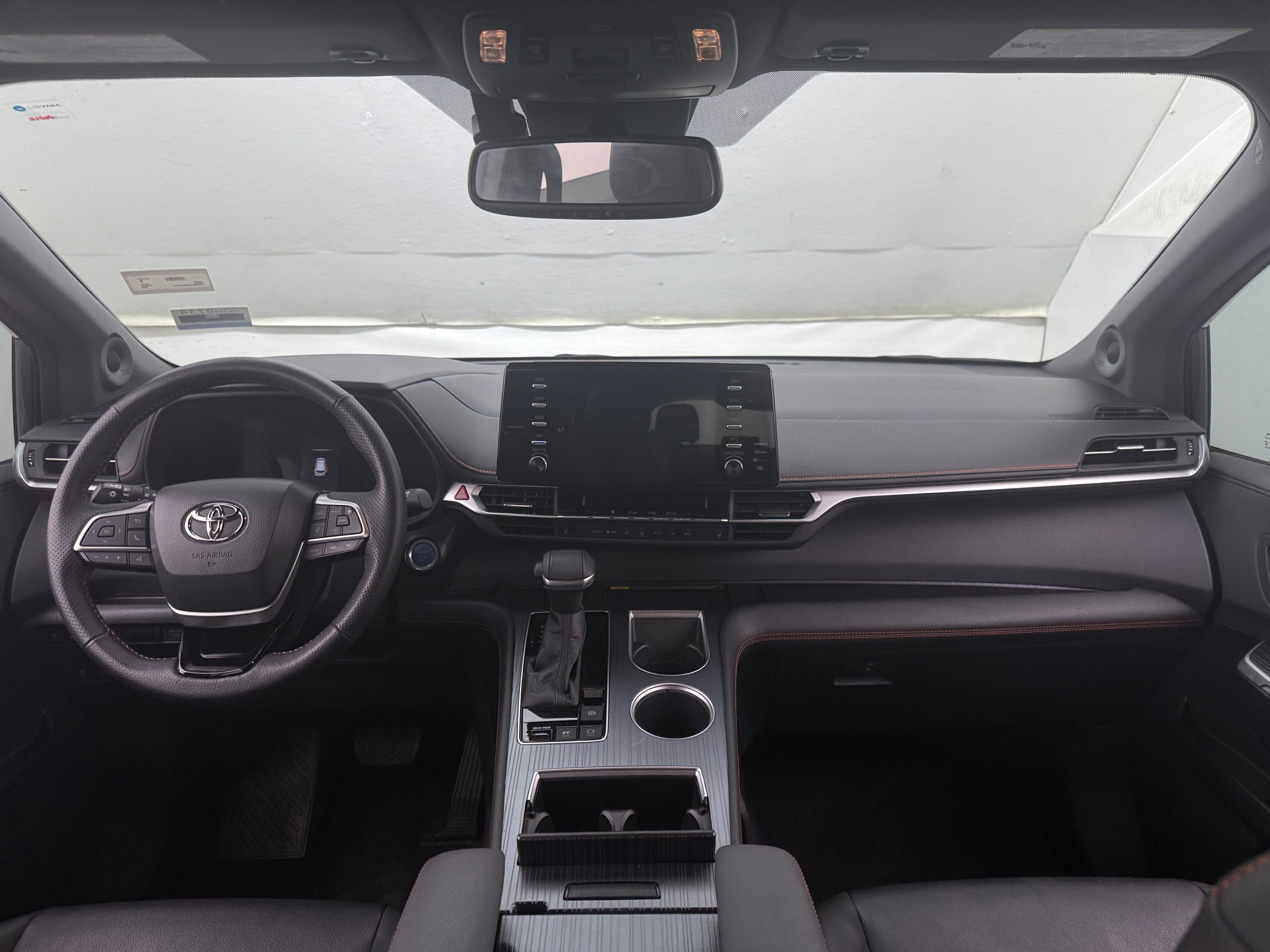 2022 Toyota Sienna XSE 2